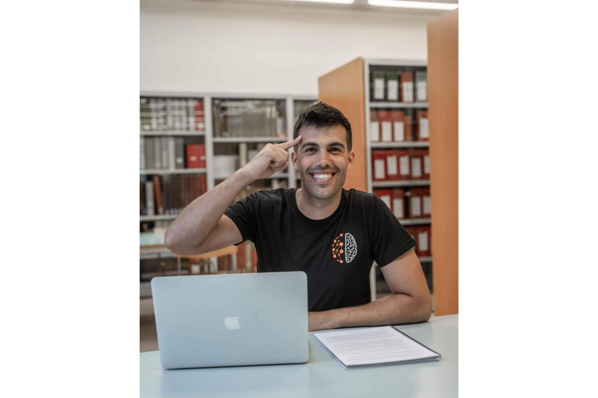 Entrevista al director de la academia Potencia Tu Estudio, Joan López
