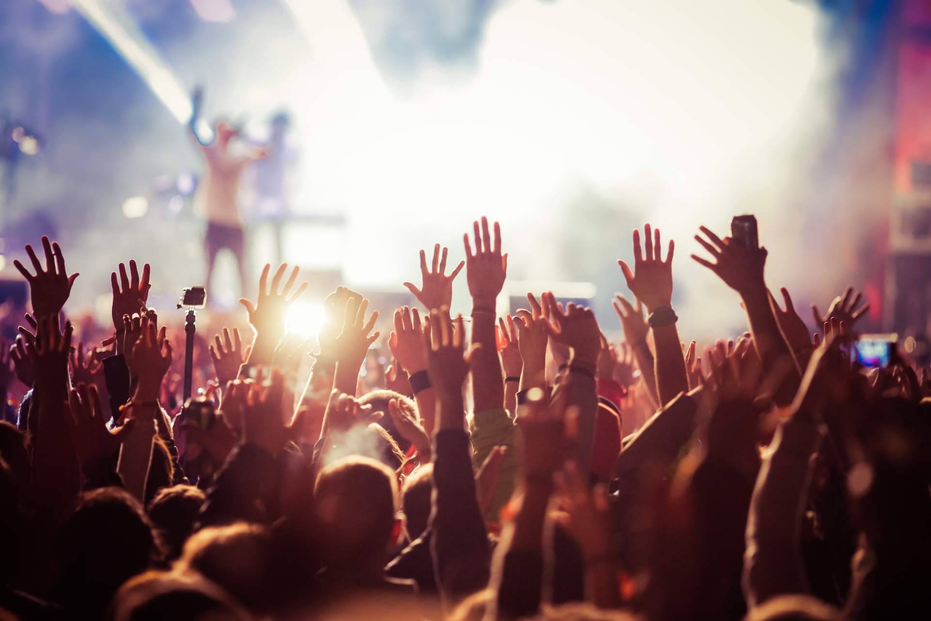 La agencia especialista en contratar cantantes para eventos, Peculiar