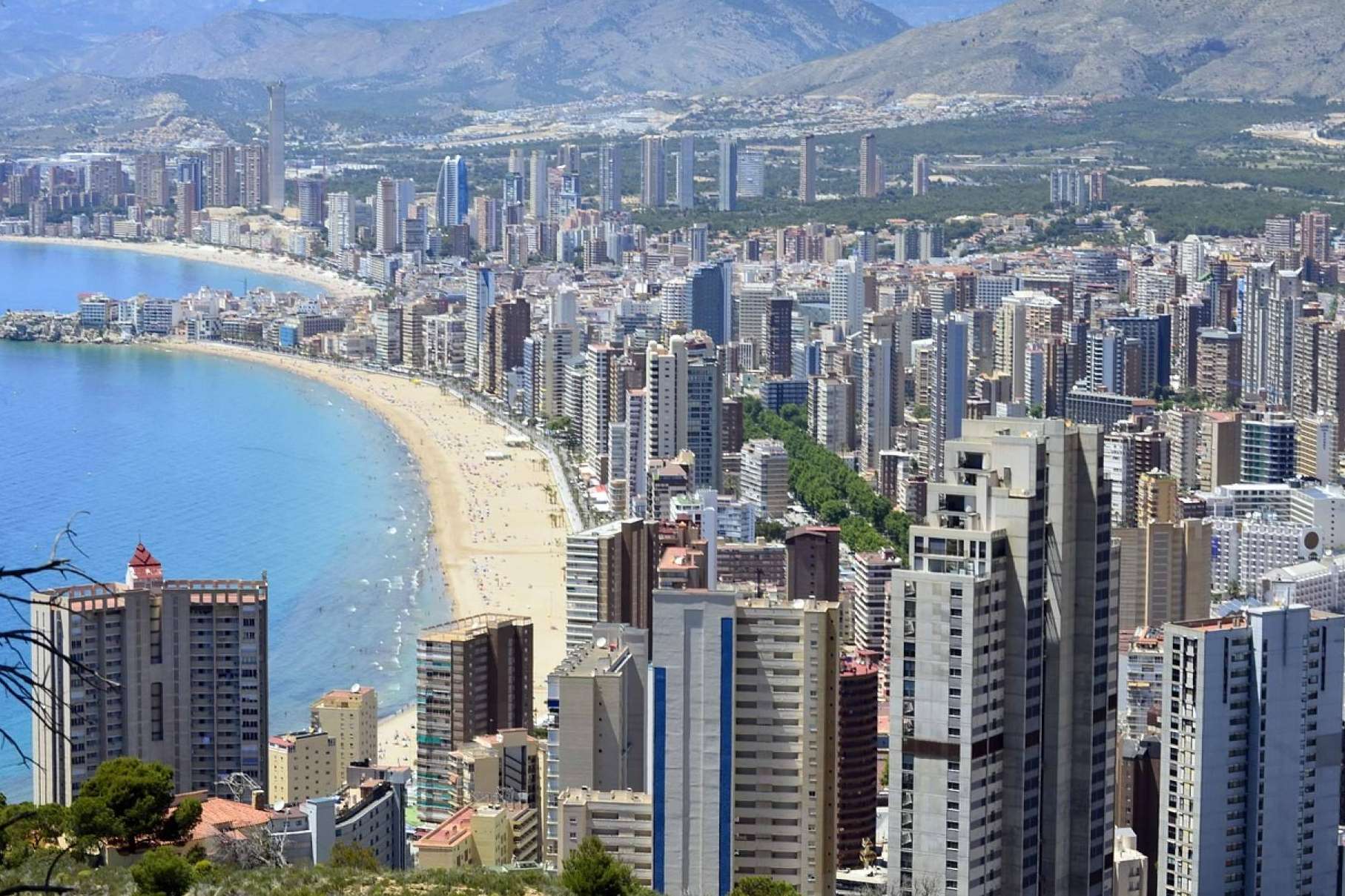 Conocer una de las empresas líderes en reformas de lujo en Benidorm. ReformasBenidorm.org, construyendo elegancia