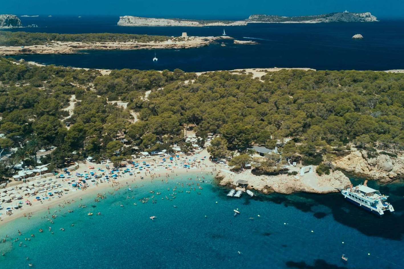 Conocer algunas de las mejores playas de Ibiza con Float Your Boat Ibiza