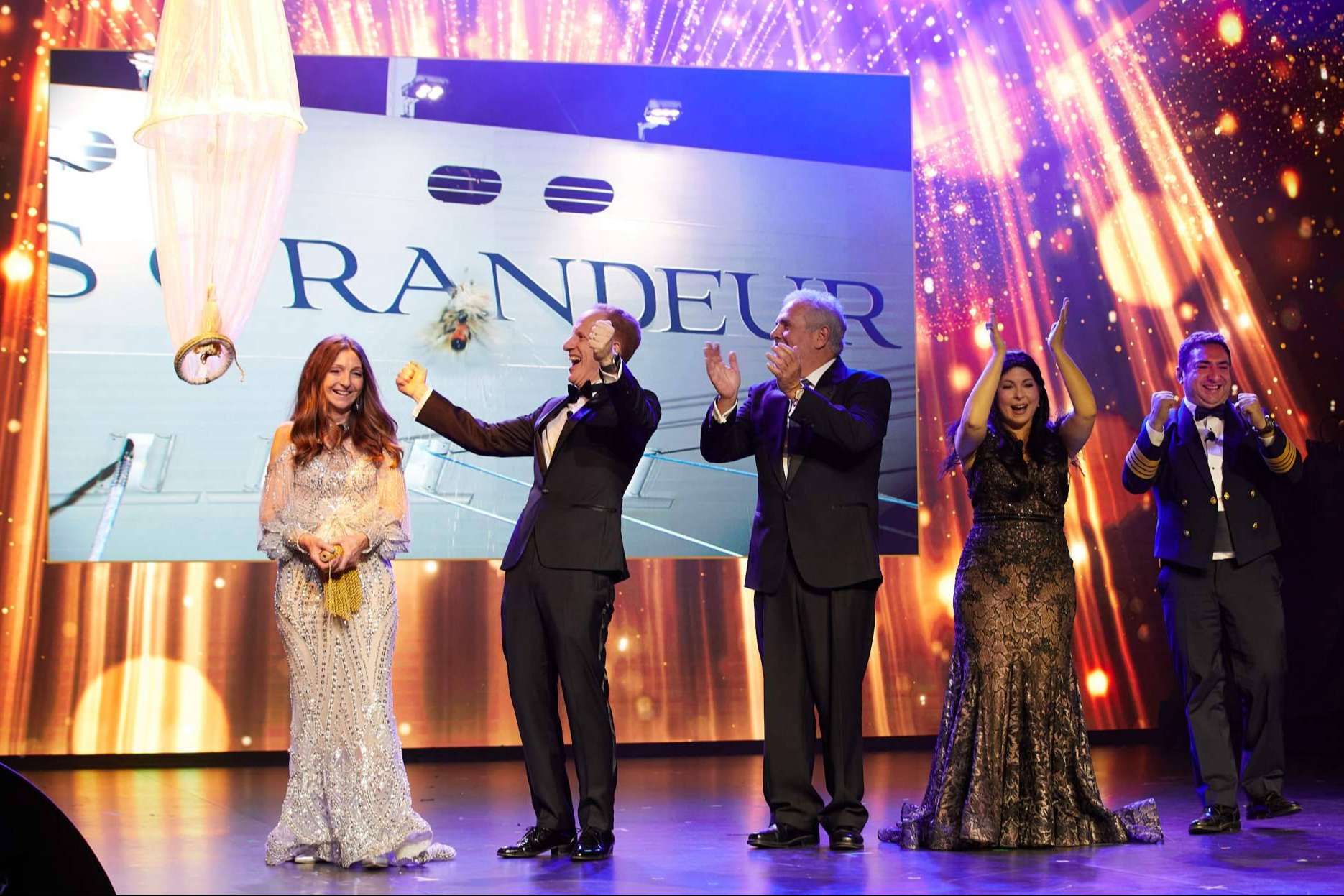 El bautizo de Seven Seas Grandeur, el nuevo barco de Regent, incluye la presentación del primer huevo de Fabergé en el mar