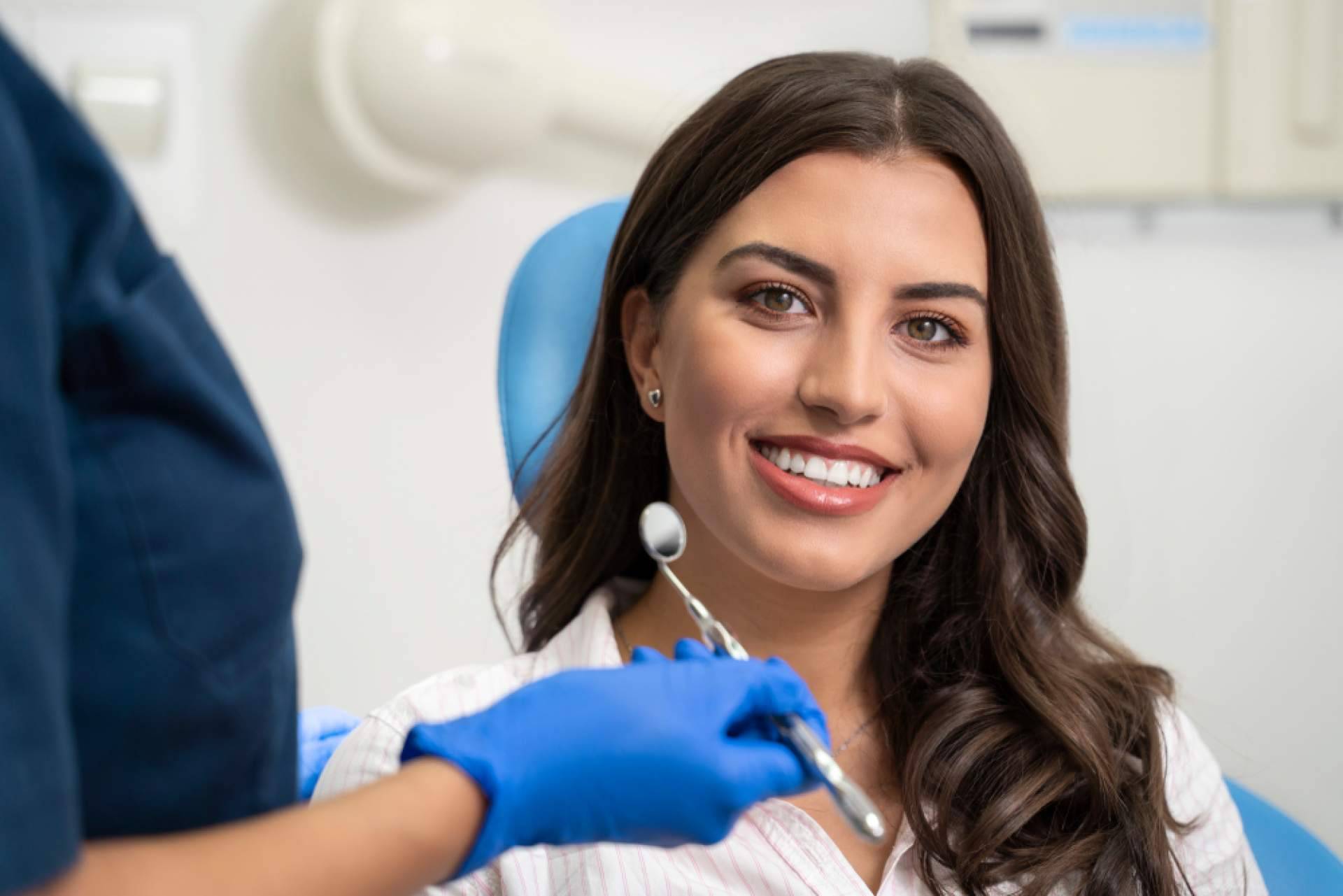 Beneficios de los dientes limados para carillas, con Carlos Saiz Smile