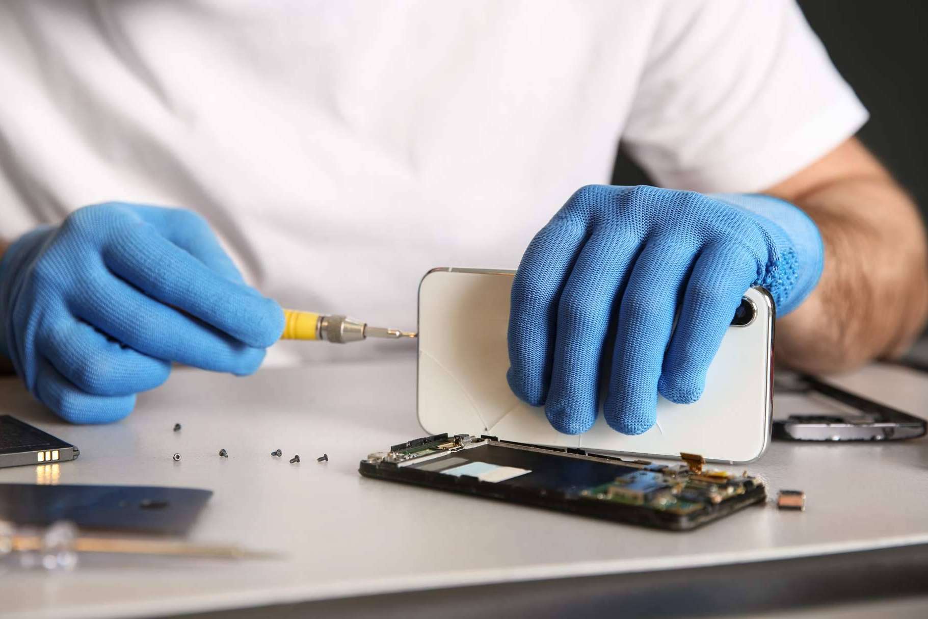 Impextrom cuenta con repuestos de placa base iPhone 12 Pro
