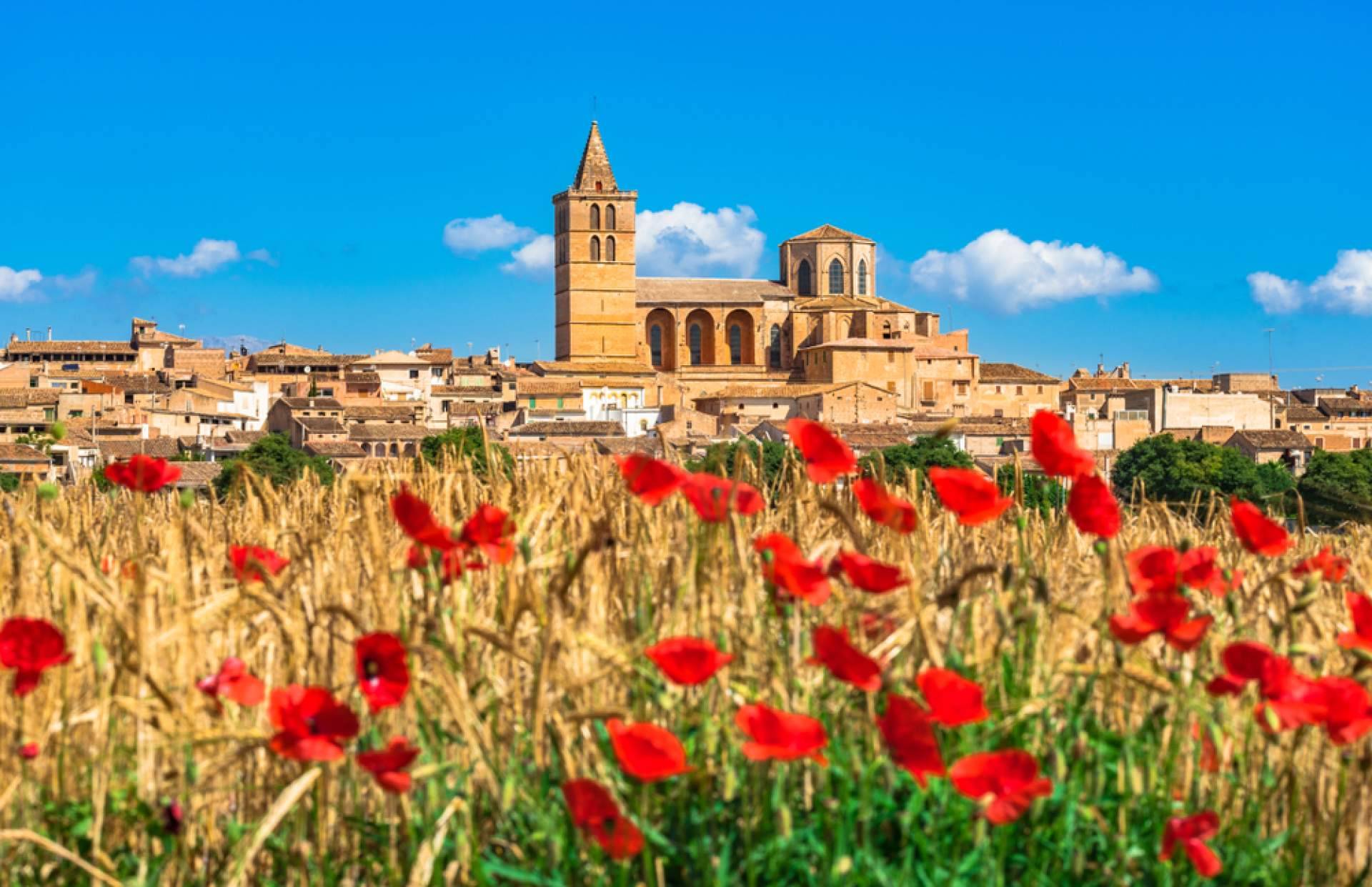 ISholidays.com permite pasar las vacaciones en una verdadera casa de campo en Sinéu, Mallorca