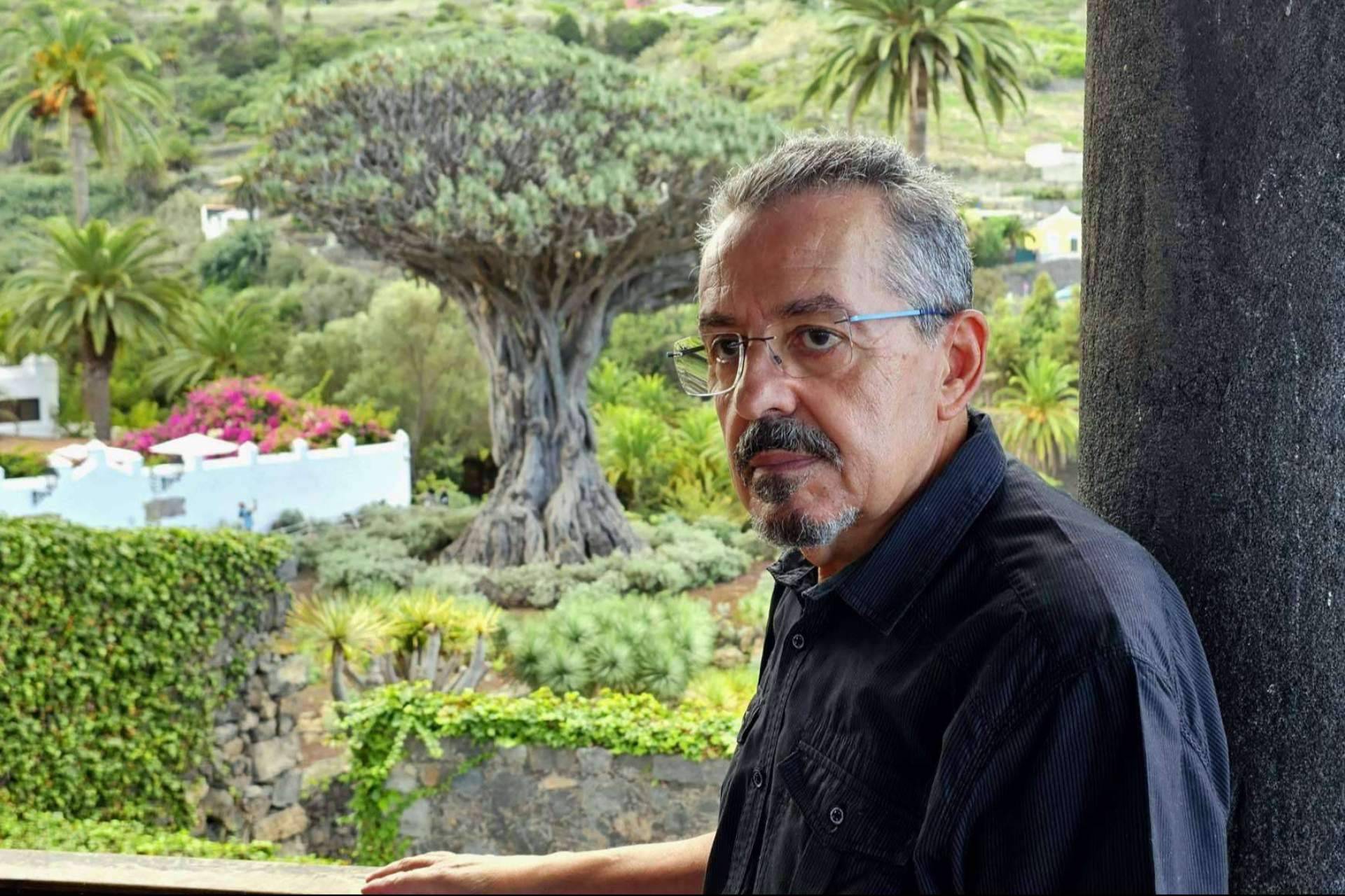 Félix Luis Fuentes publica ‘Del volcán a San Borondón’, una novela original y entretenida