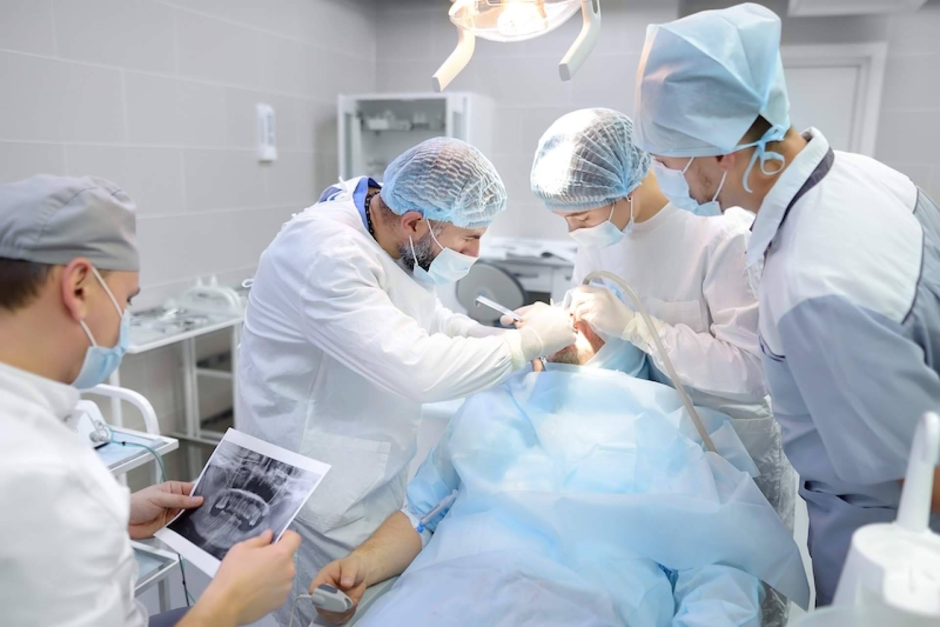 Cibumaxi, servicios especializados en cirugía bucal-maxilofacial e implantes