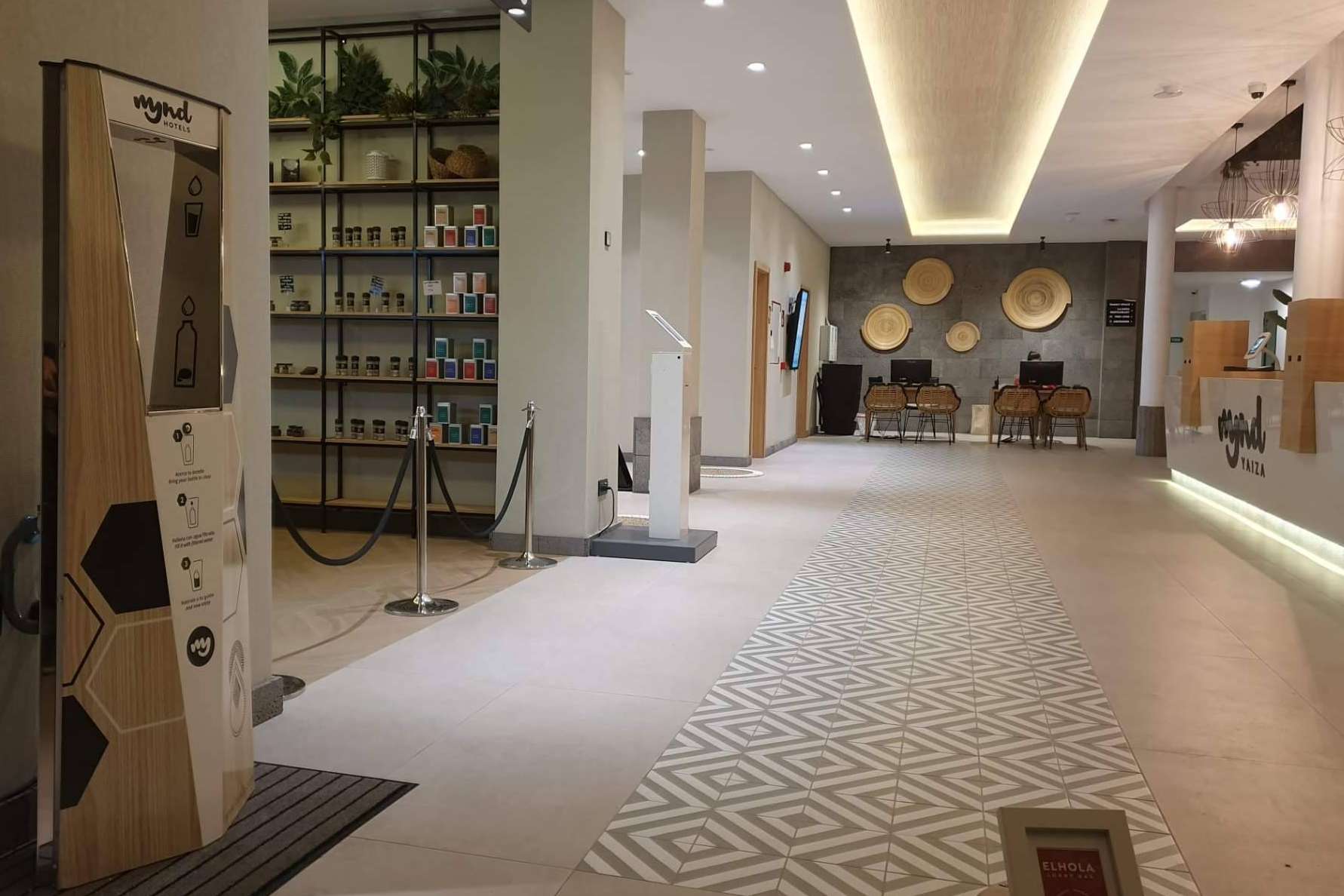 Ahorro económico; las ventajas de implementar un dispensador de agua Jibu H2O en oficinas y otros espacios