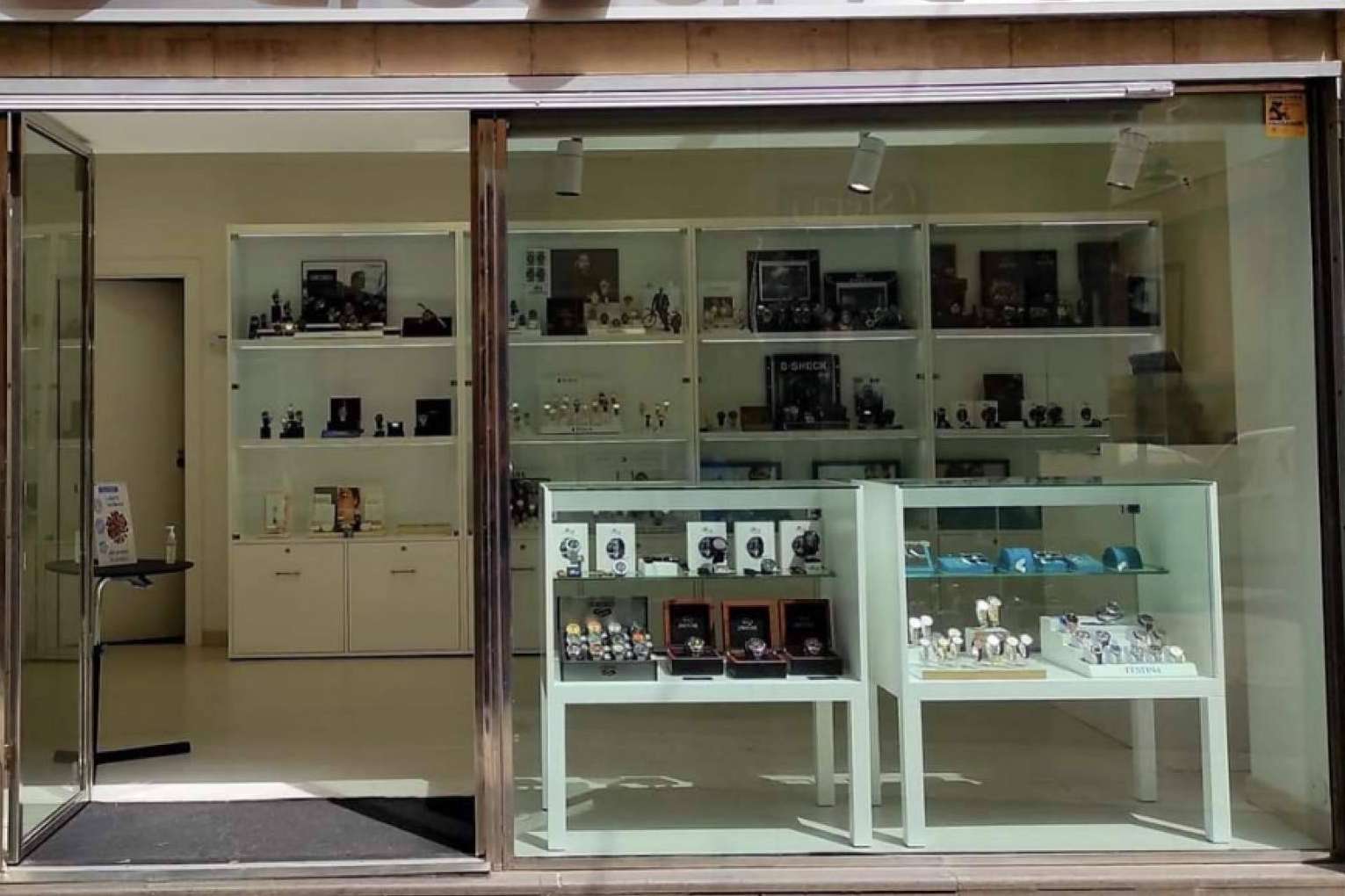 Relojería y joyería especializada con una gran variedad de marcas, Elegance