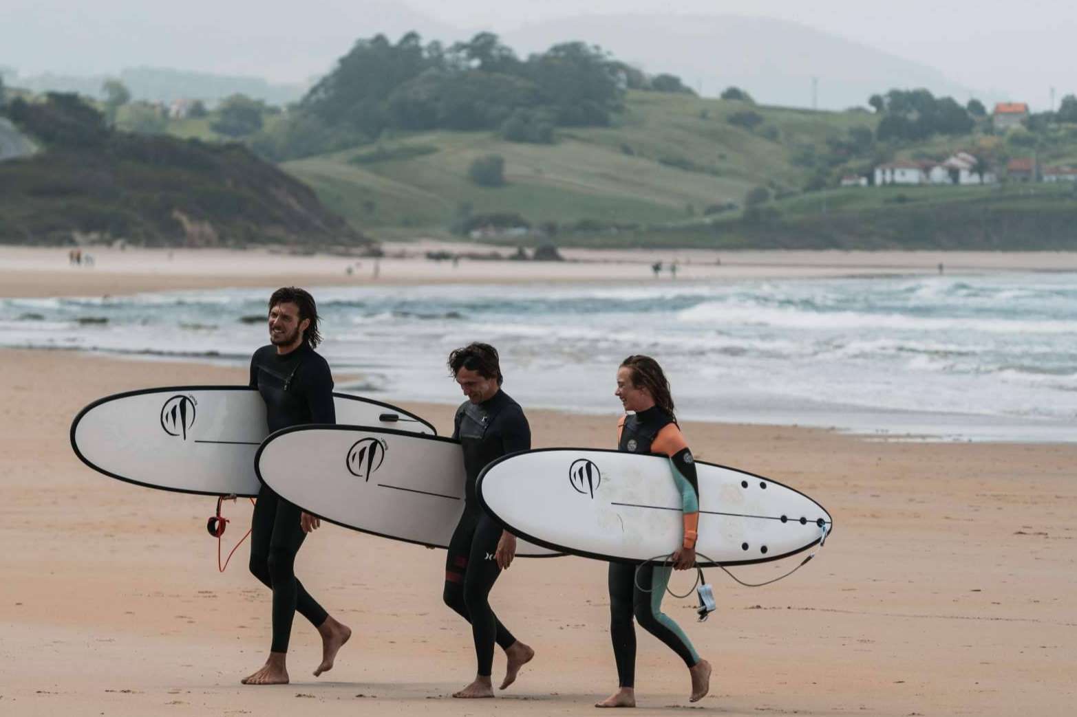 Aprender a surfear con Flysurf, un buen propósito de nuevo año
