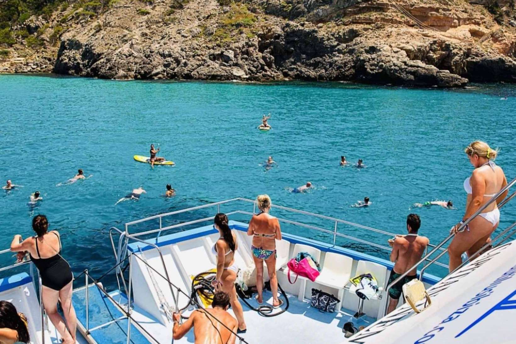 Float Your Boat dispone de cruceros por San Antonio con diversas actividades