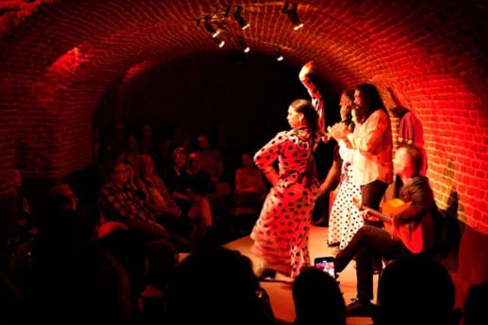 Conocer al director artístico del Teatro Tablao Flamenco Torero, Juan el Mistela