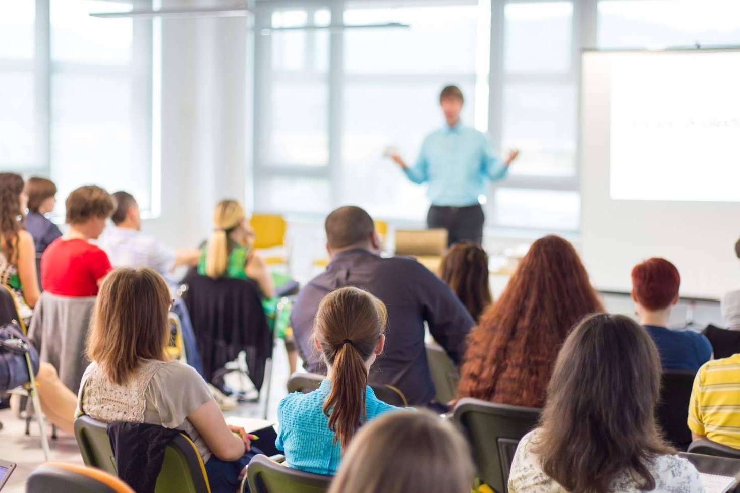¿En qué consiste el curso de Coaching Educativo y Liderazgo Emocional para la Mejora del Aprendizaje en el Aula de AFOE?