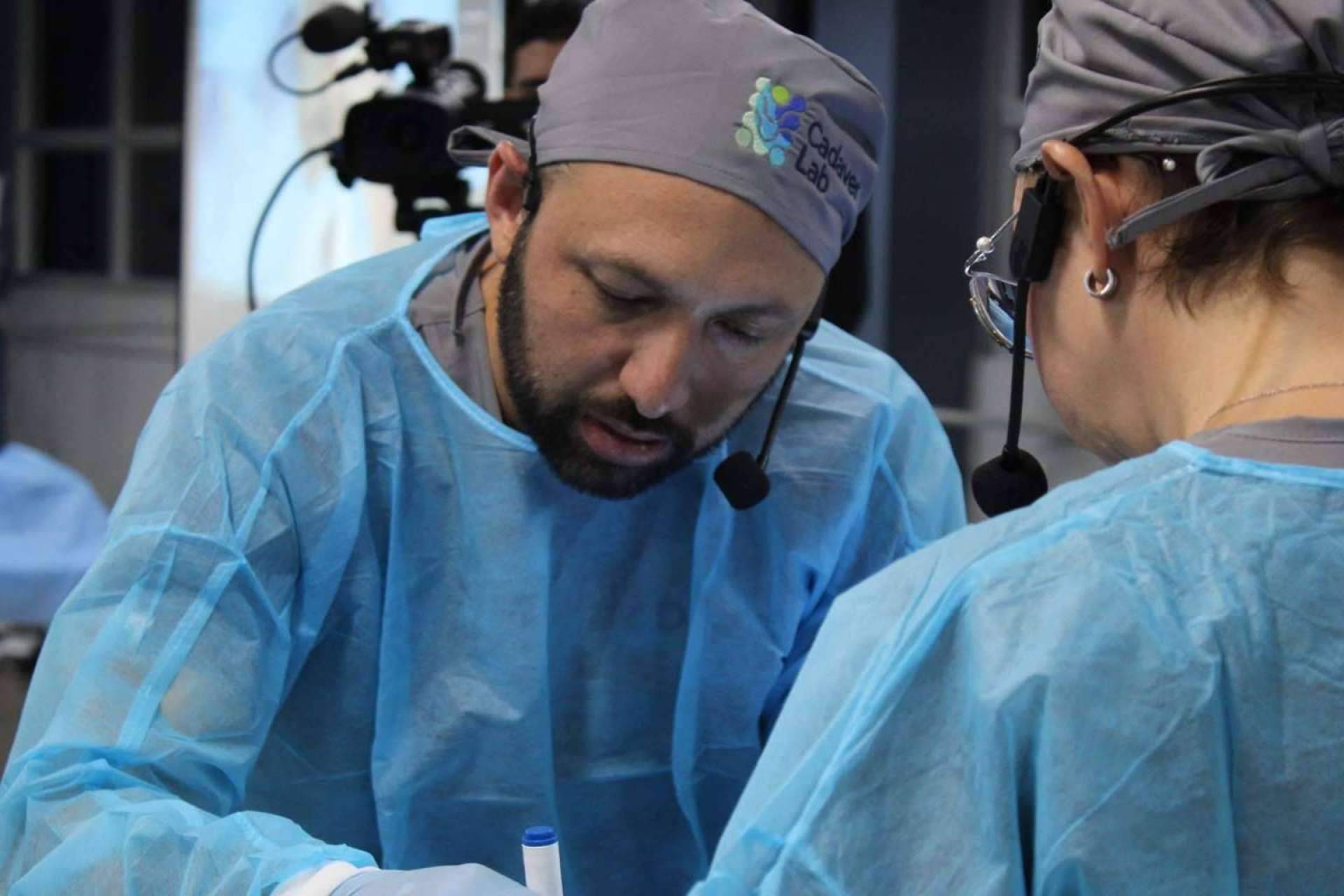Entrevista al Dr. Diego Pineda, director médico de CadaverLab