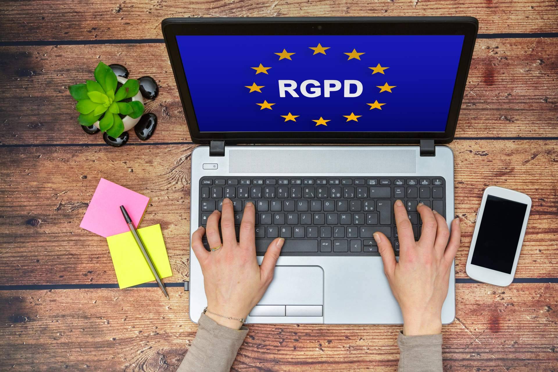 Adaptanor sobre la Ley de Protección de Datos. ¿Se limita solo a una página web?