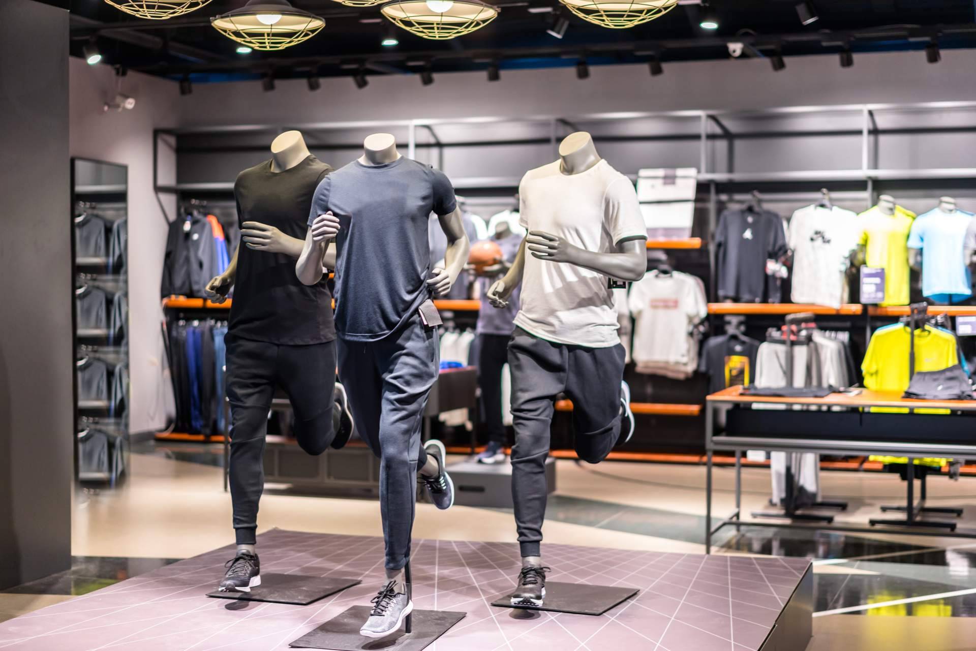 Montaje de tiendas multimarca con 1Best Outlet