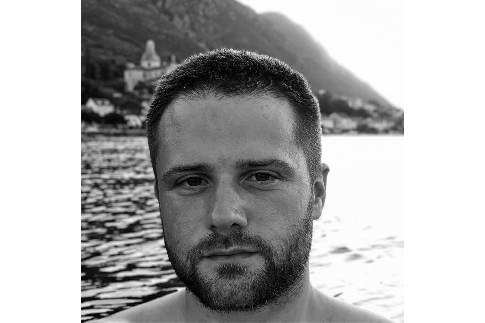 Arturo Galán del Coso publica ‘El Dugash. Parte I’, una novela que destaca por la conexión entre sus personajes