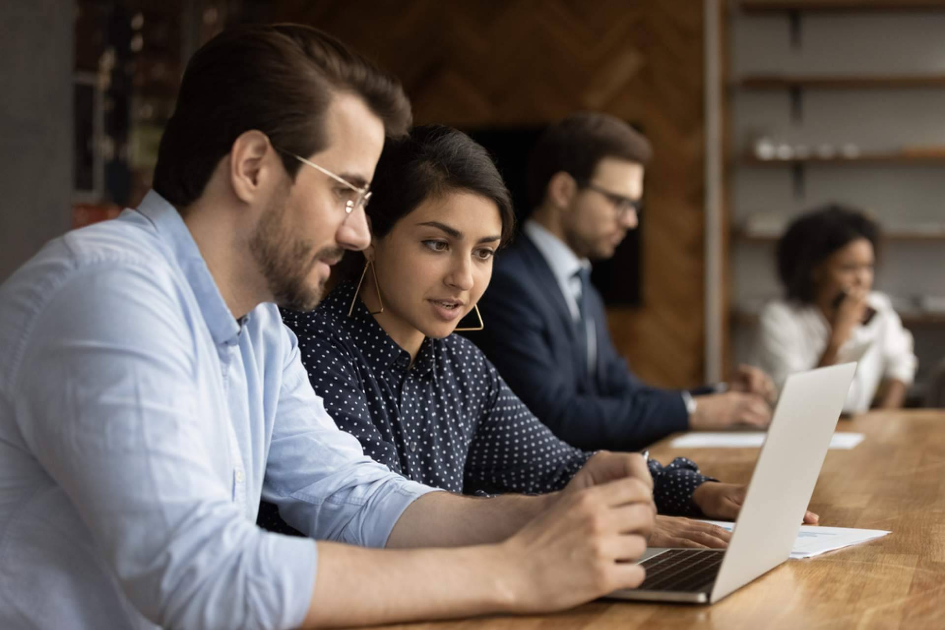 Acceder a formación de marketing retail y e-commerce con Empower Talent