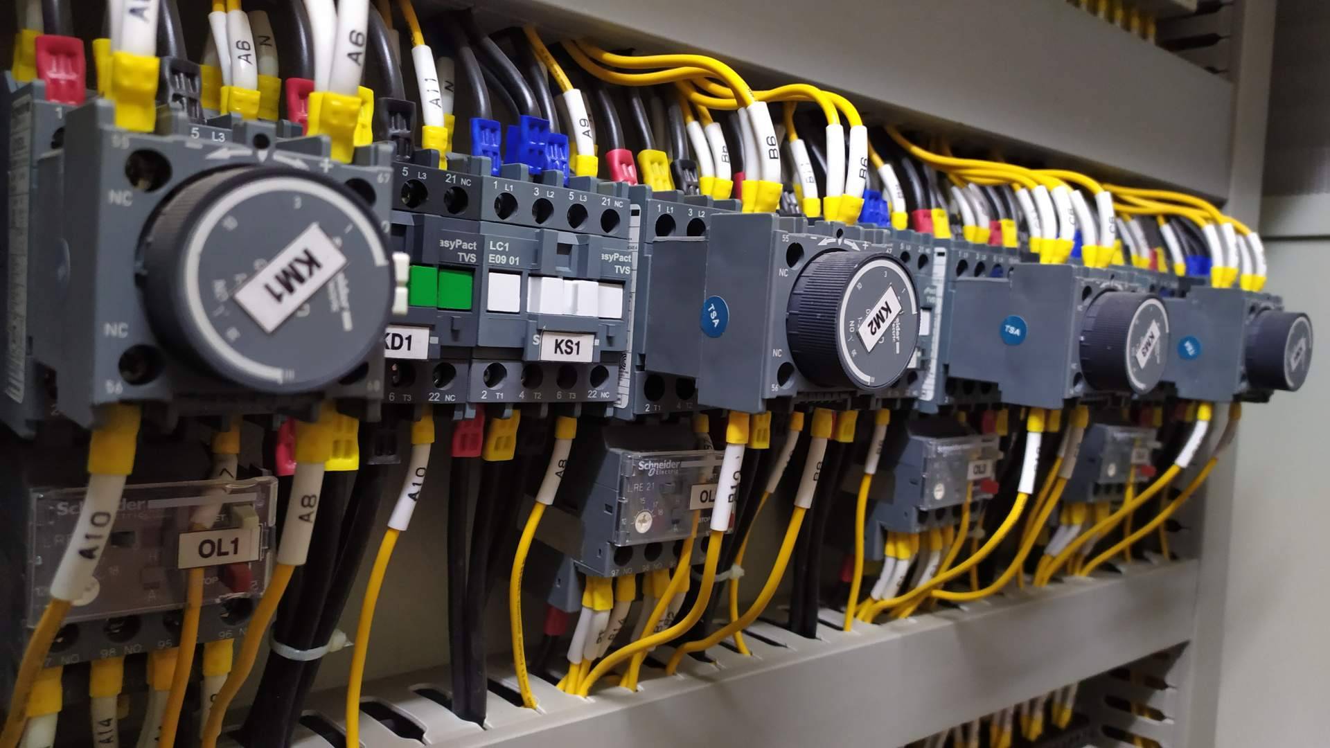Precios competitivos de material eléctrico Schneider en Cadenza Electric