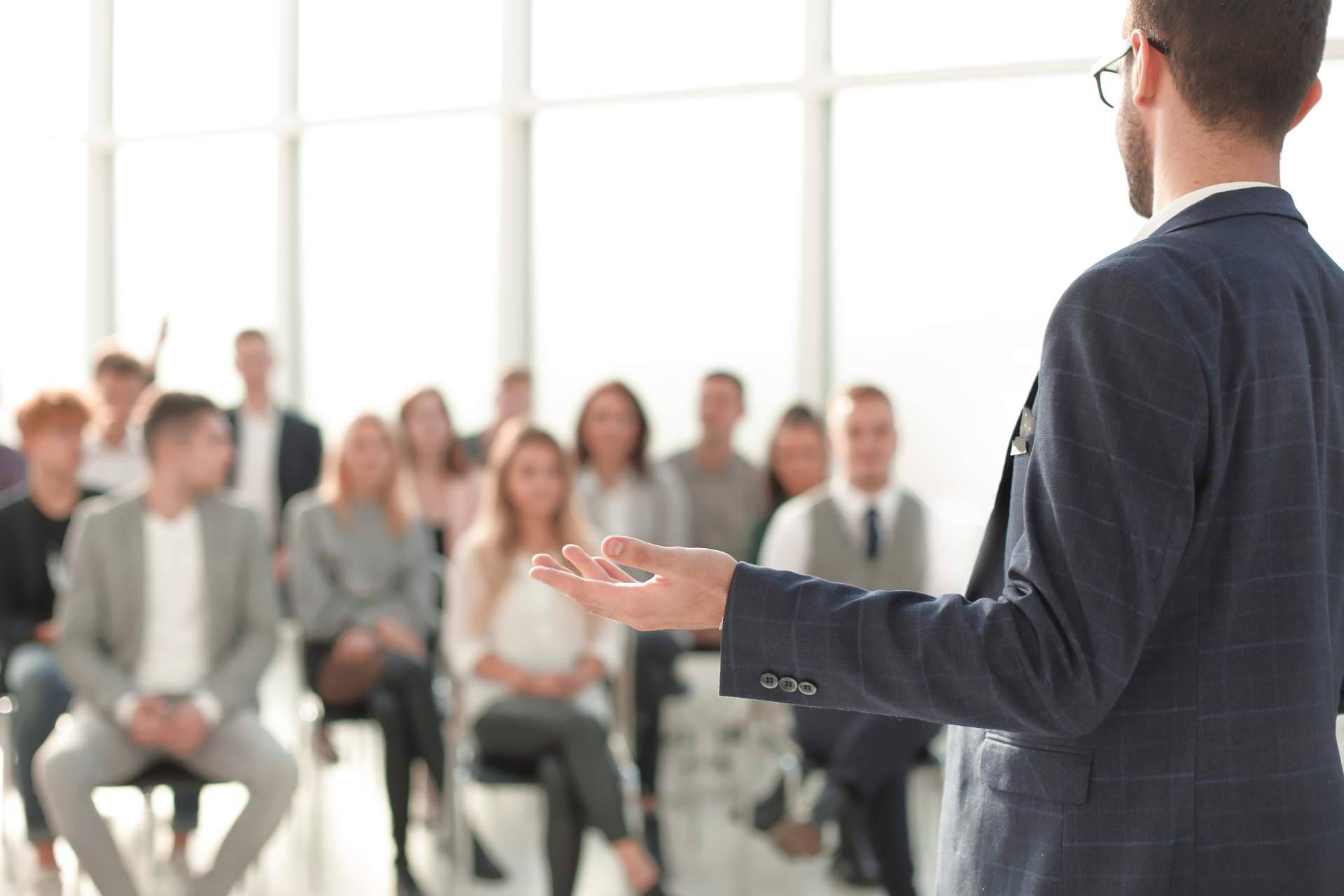 El proyecto innovador para mejorar una marca personal y hablar en público con éxito