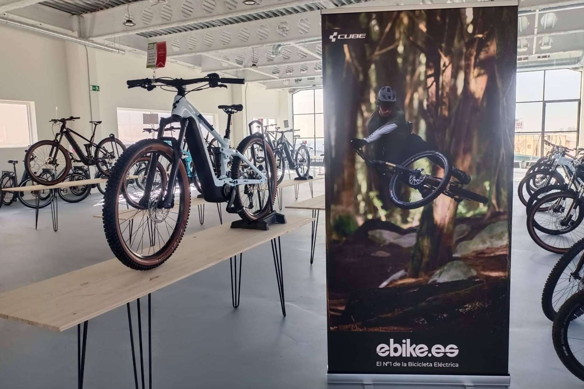 Las bicis eléctricas de montaña Cube Stereo Hybrid 2024 están disponibles en eBike.es