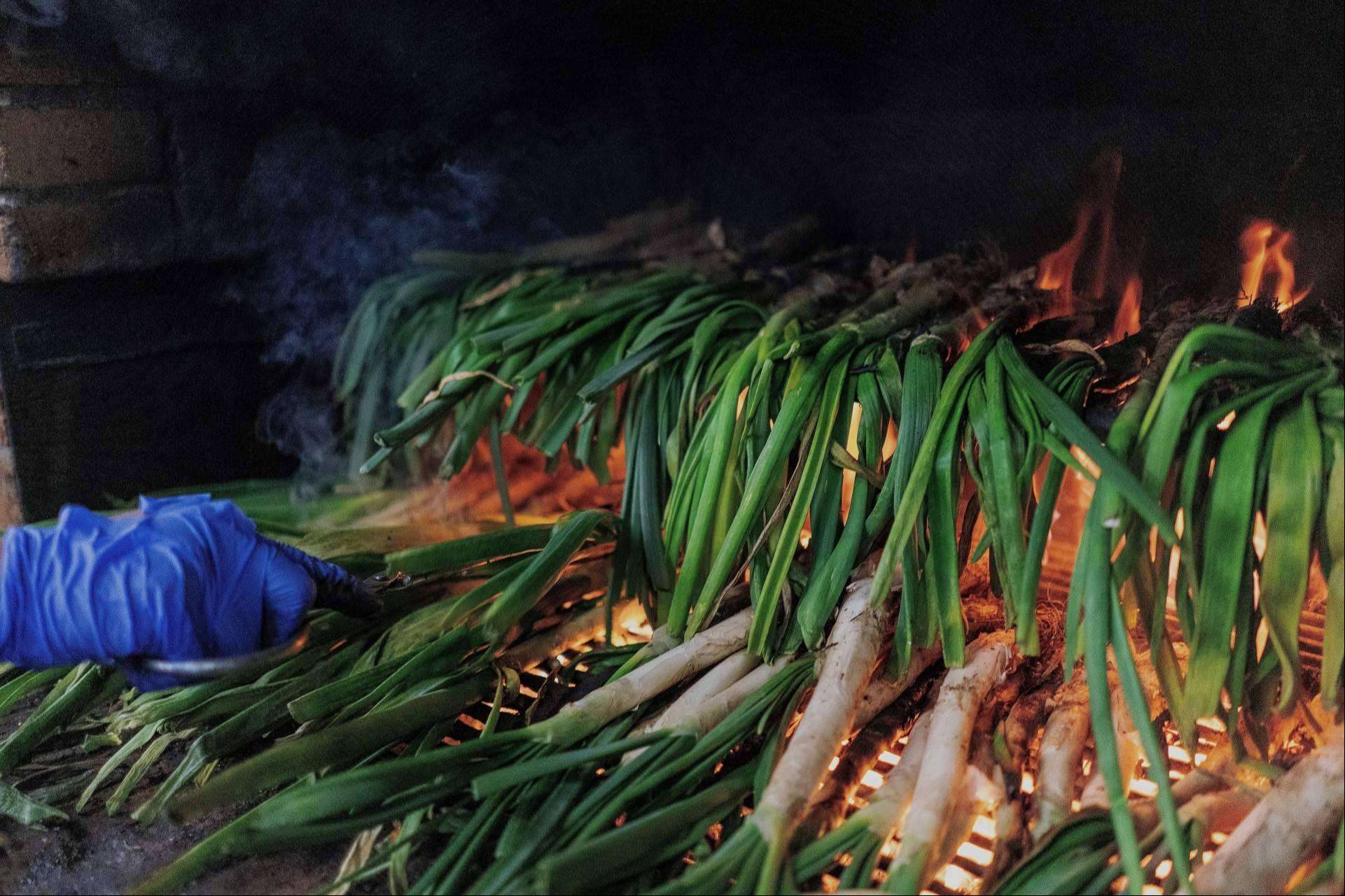 Menús de calçotada para disfrutar con amigos y familiares en Pasa Tapas