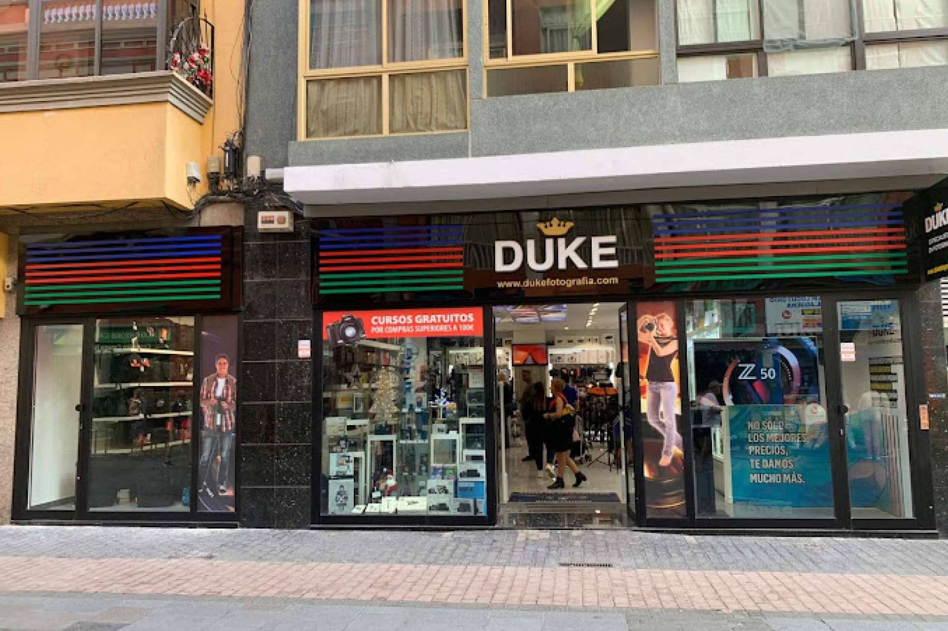 Duke Fotografía ofrece una gran variedad de flashes de estudio