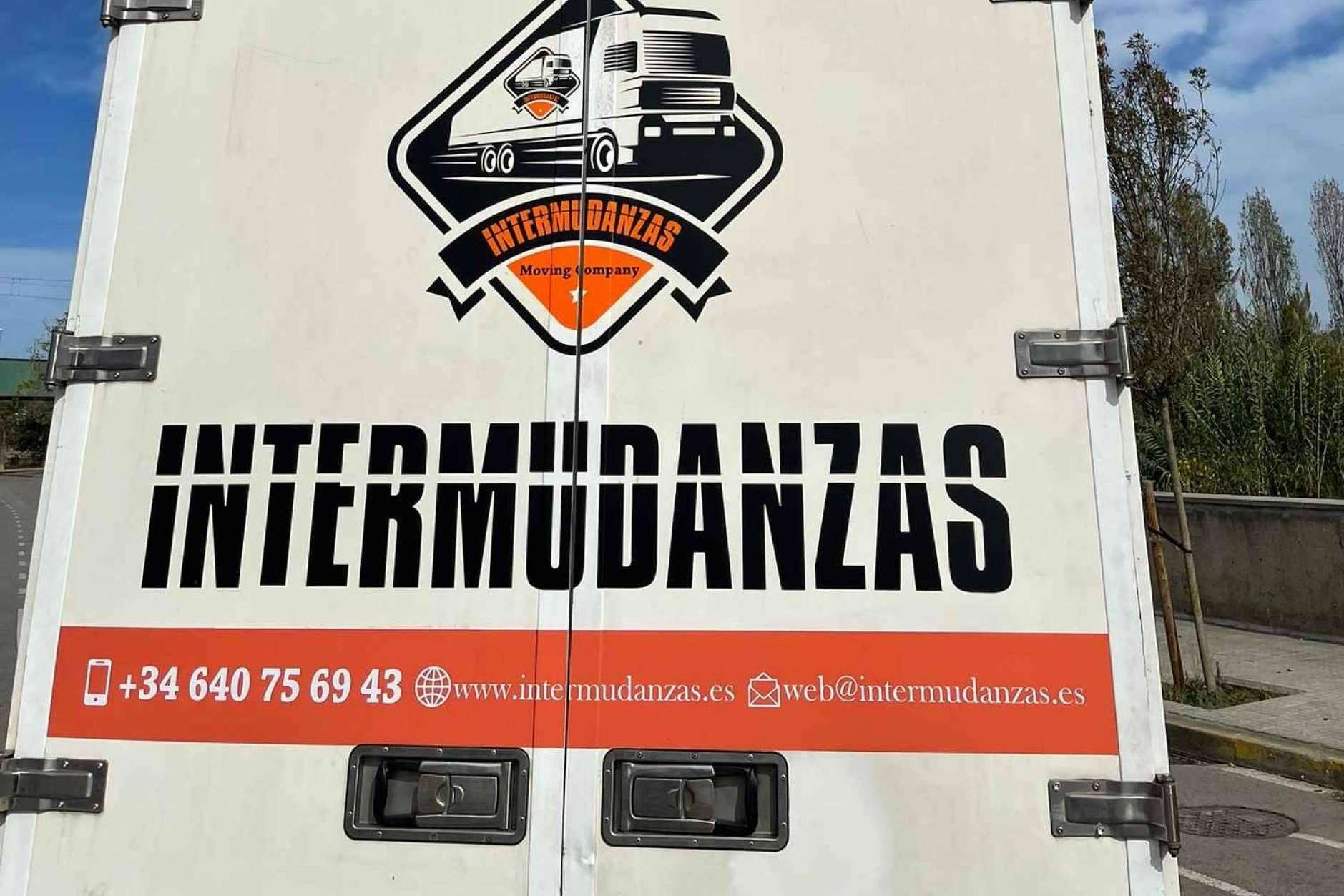 Mudanzas urgentes desde Barcelona a España o Europa con Intermudanzas