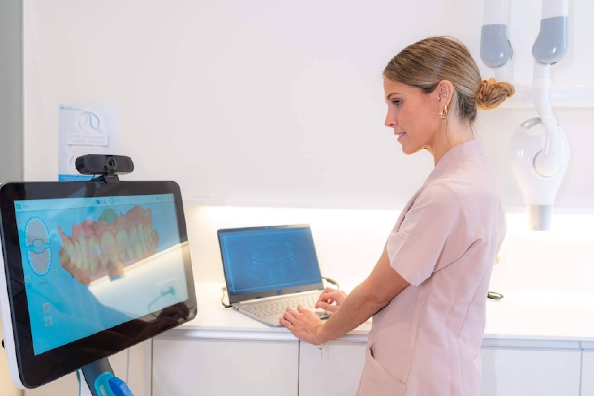 Las facilidades que aporta la IA en la creación de contenido en el sector de la salud