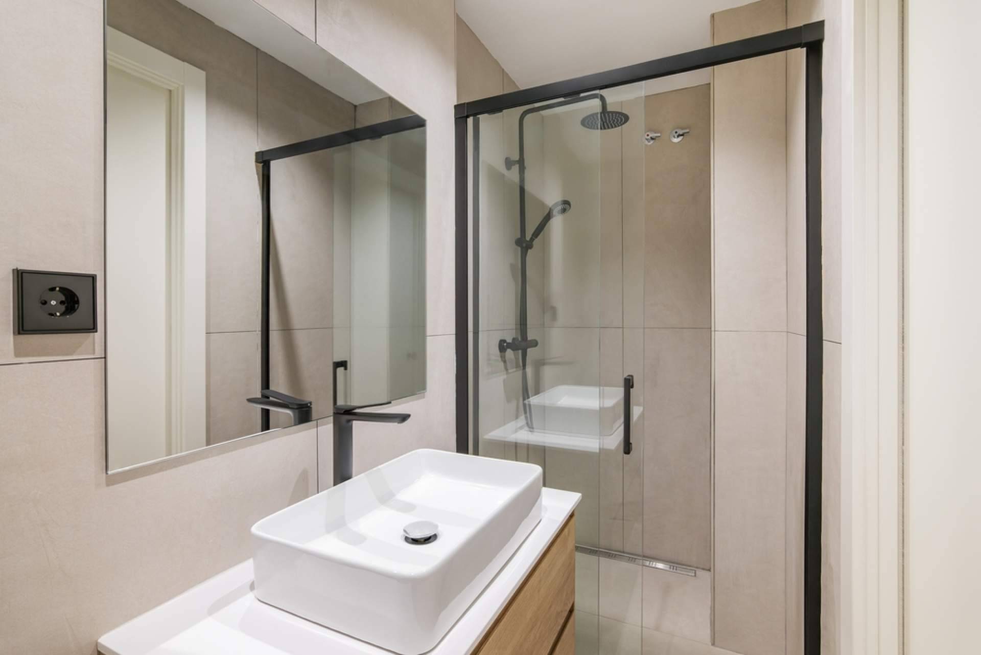 Una empresa de especialistas en reformas de baños es Muebles Industria