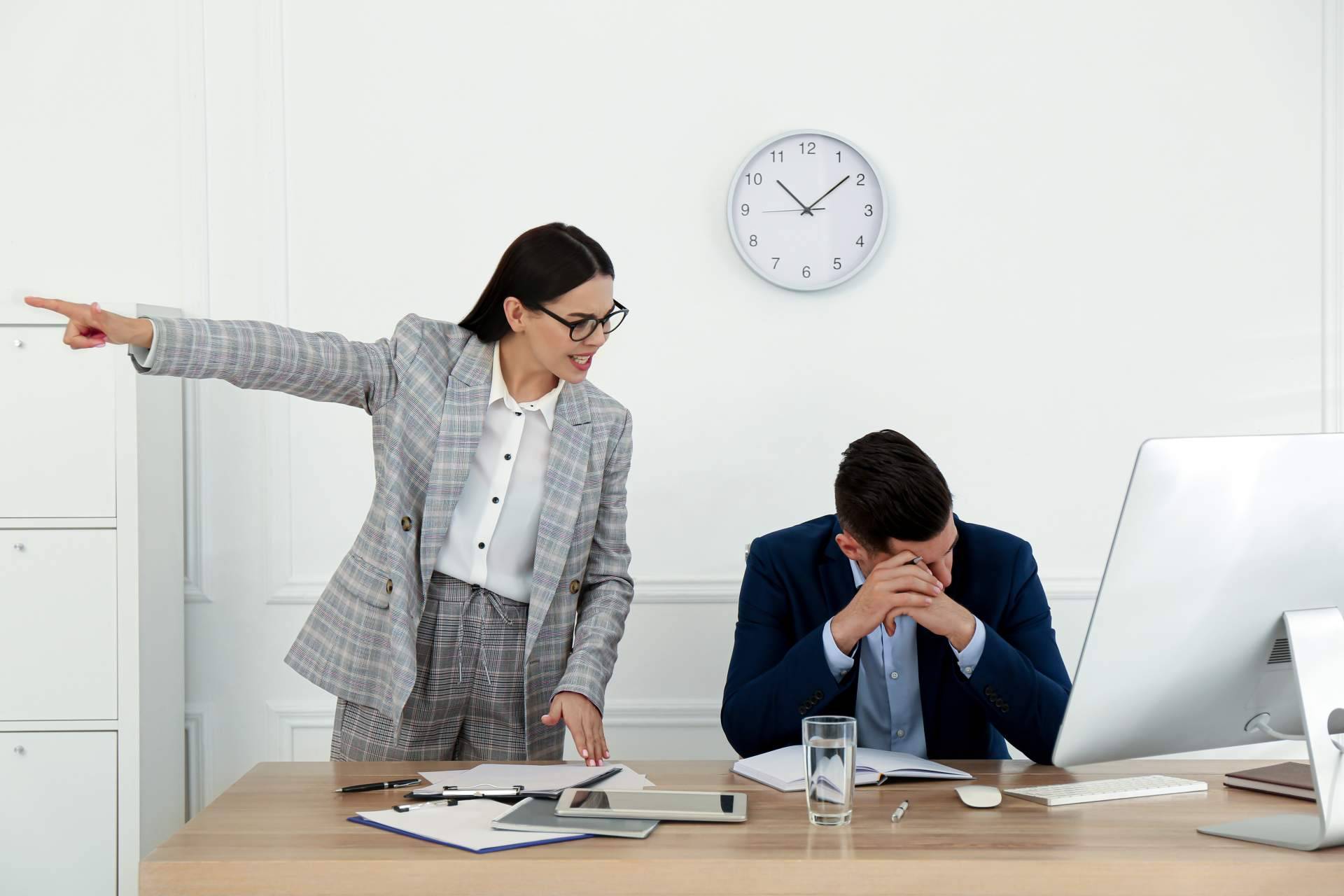 ¿Por qué recurrir a un equipo profesional para hacer frente al acoso laboral?, por Català Reinón Abogados