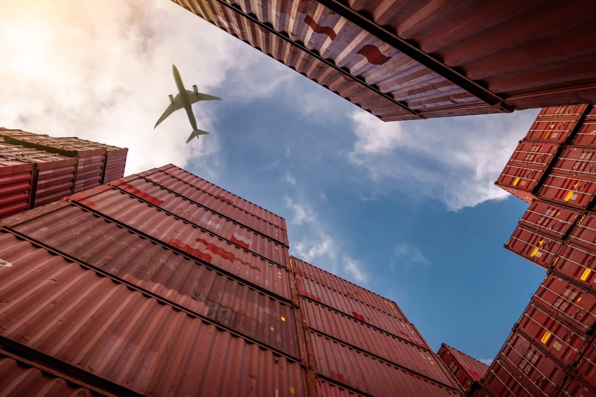 Easy Trans y su destacado equipo de logística global e internacional