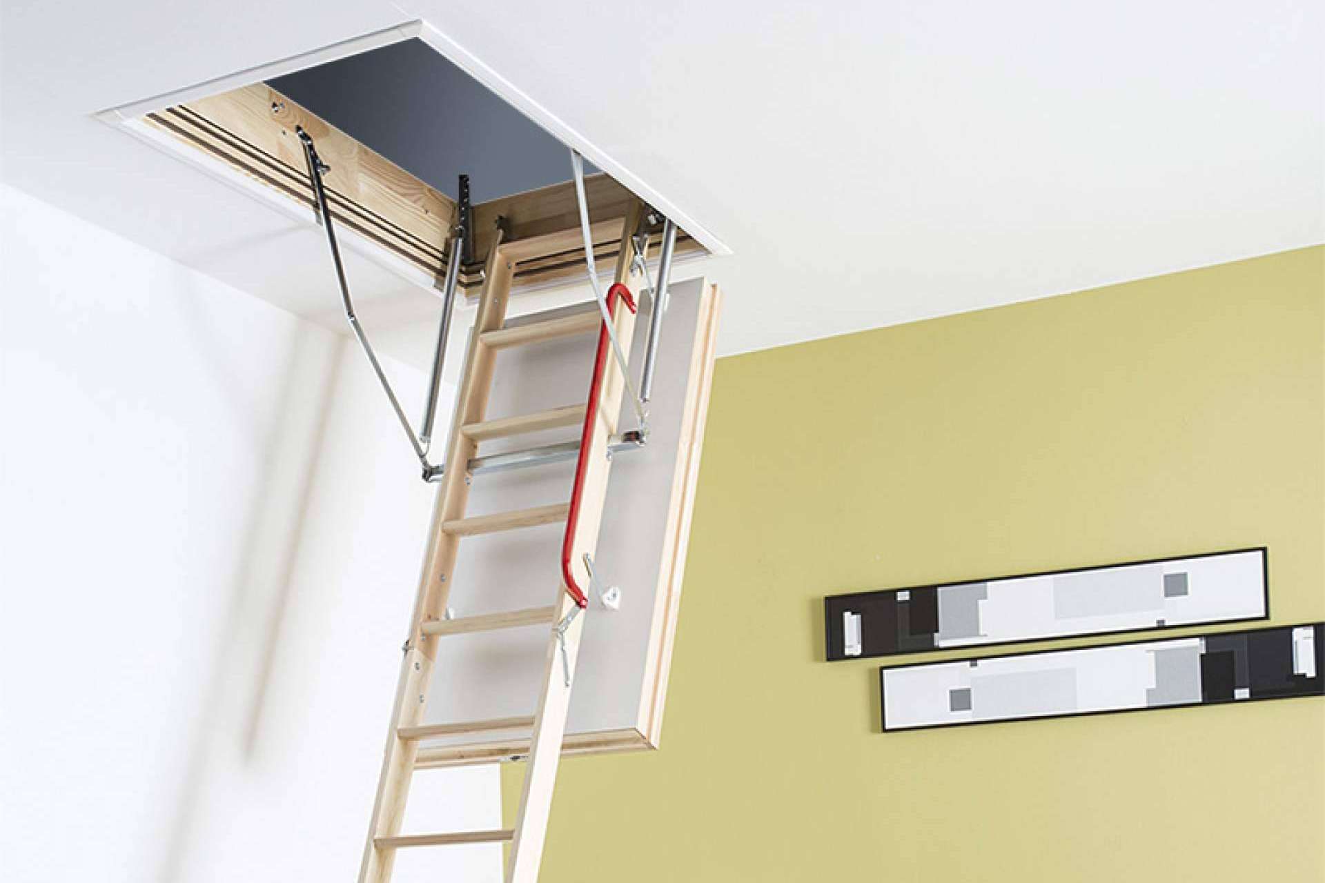 Escaleras escamoteables disponibles en Claraboyas Matilla