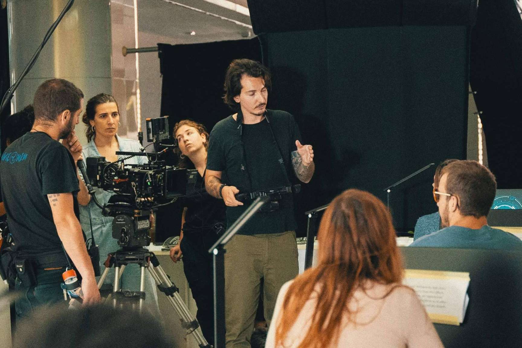 Un viaje cinematográfico por el mundo oscuro de la medicina con el director Alex García Mallarini