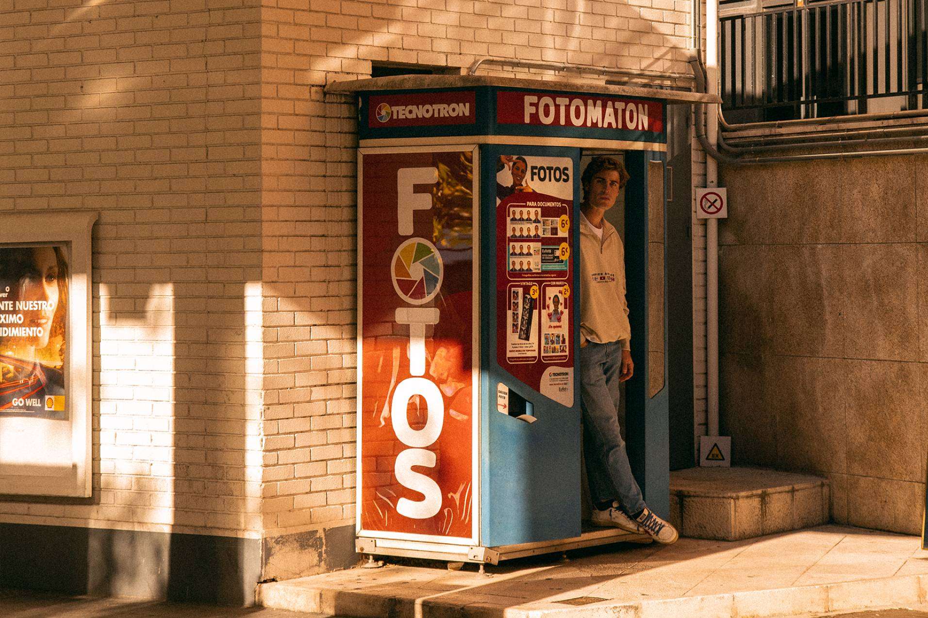 Humpier realiza una campaña inspirada en los fotomatones de Madrid para mostrar su colección