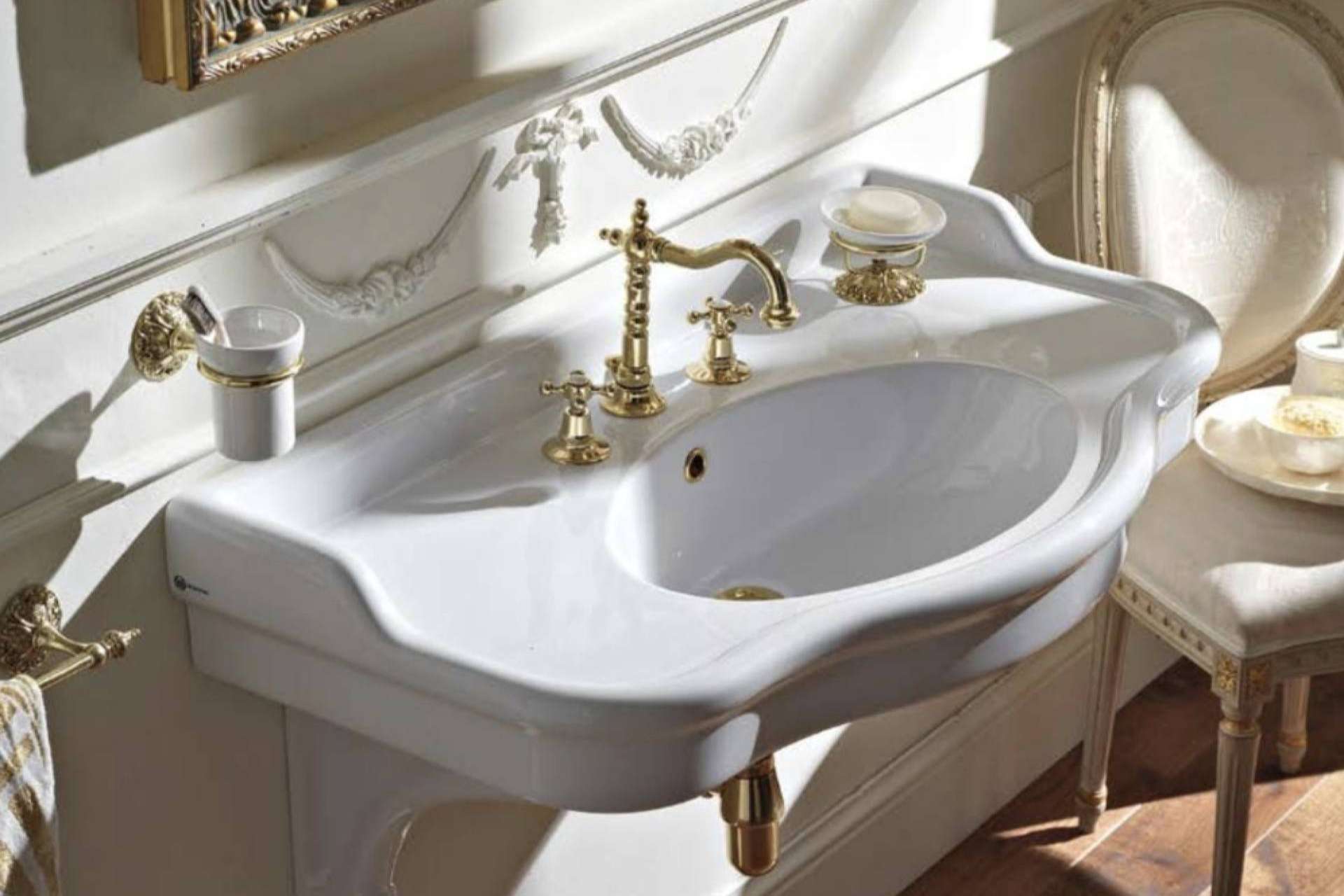 Baños del Prado abre una sala de exposición con productos de marcas inglesas de primer nivel