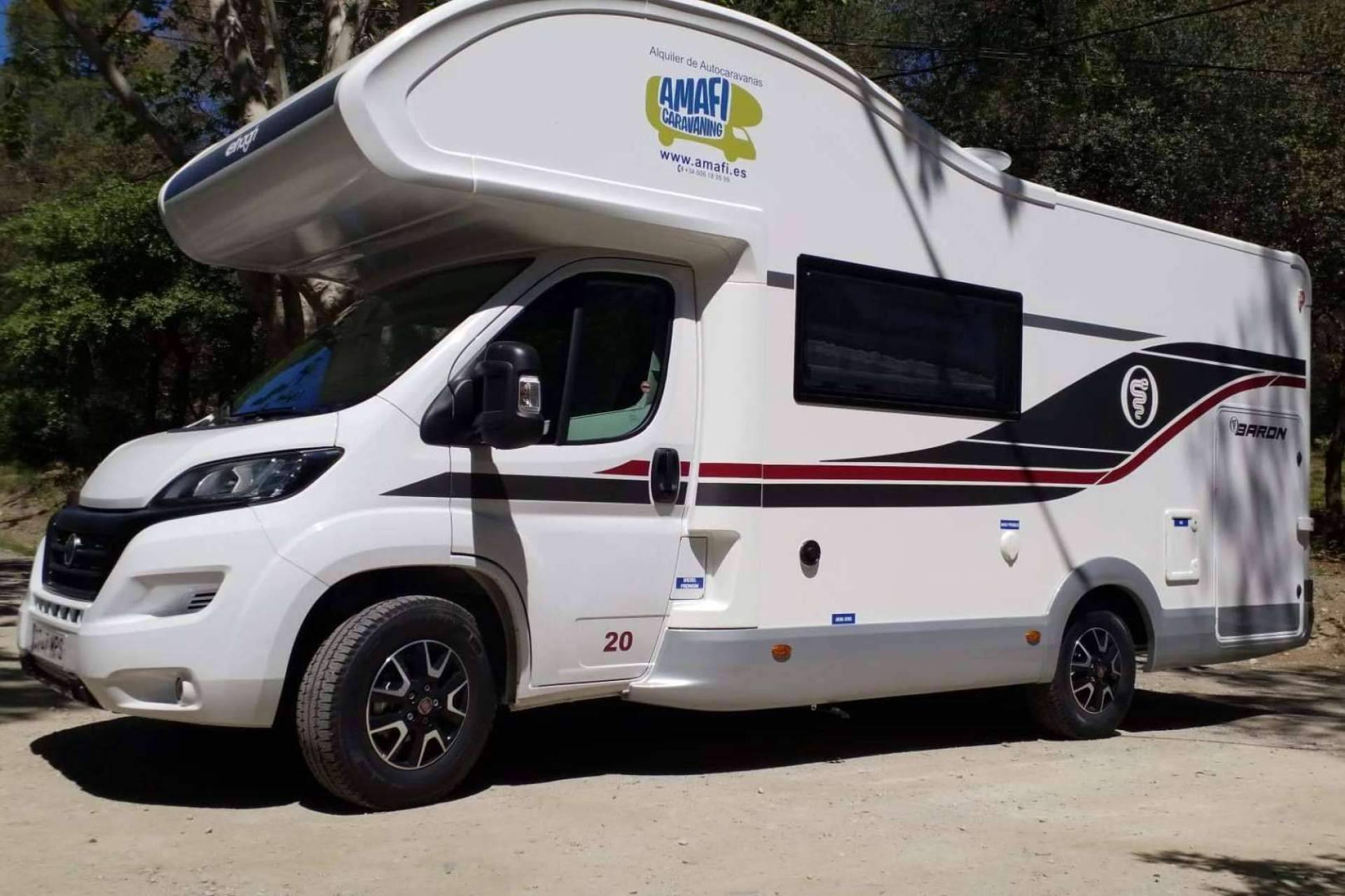 Experiencia de viaje única por Europa con Amafi Caravaning, confort garantizado