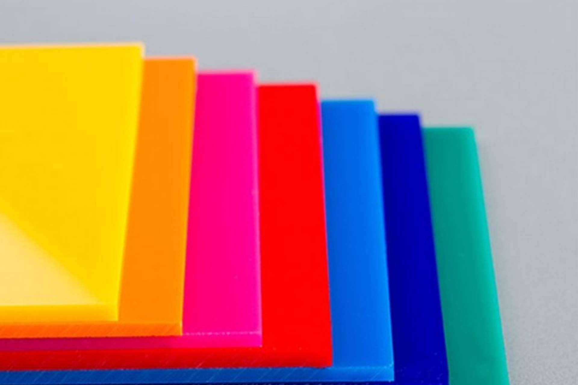Amplia variedad de placas de plástico para todo tipo de aplicaciones, con Claraboyas Matilla
