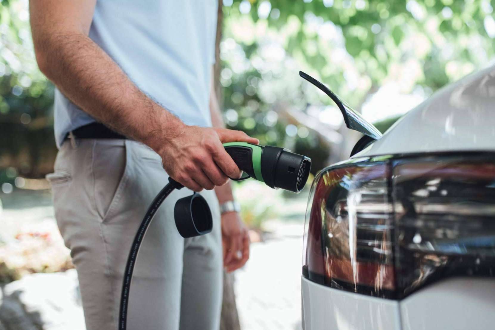 Ecotech ofrece ICON SOLO, un cargador para vehículo eléctrico diseñado y fabricado íntegramente en España