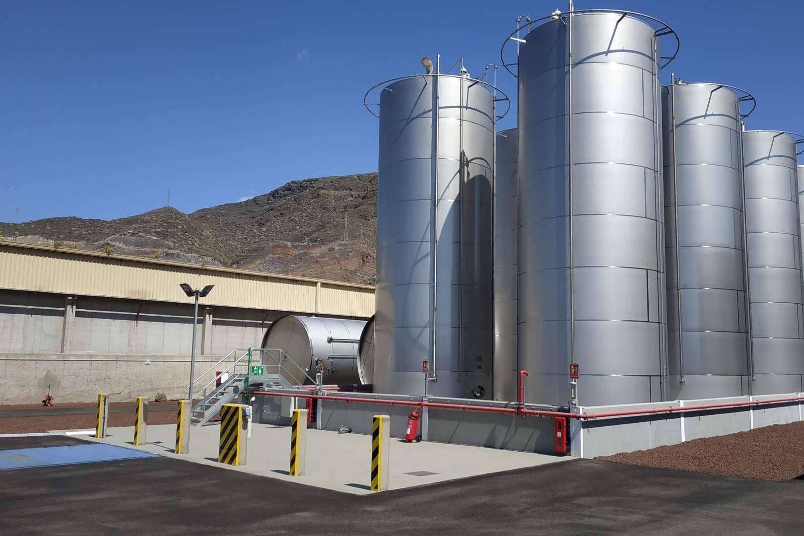 Solera de hormigón destilería con fibras de Barchip sin mallazos