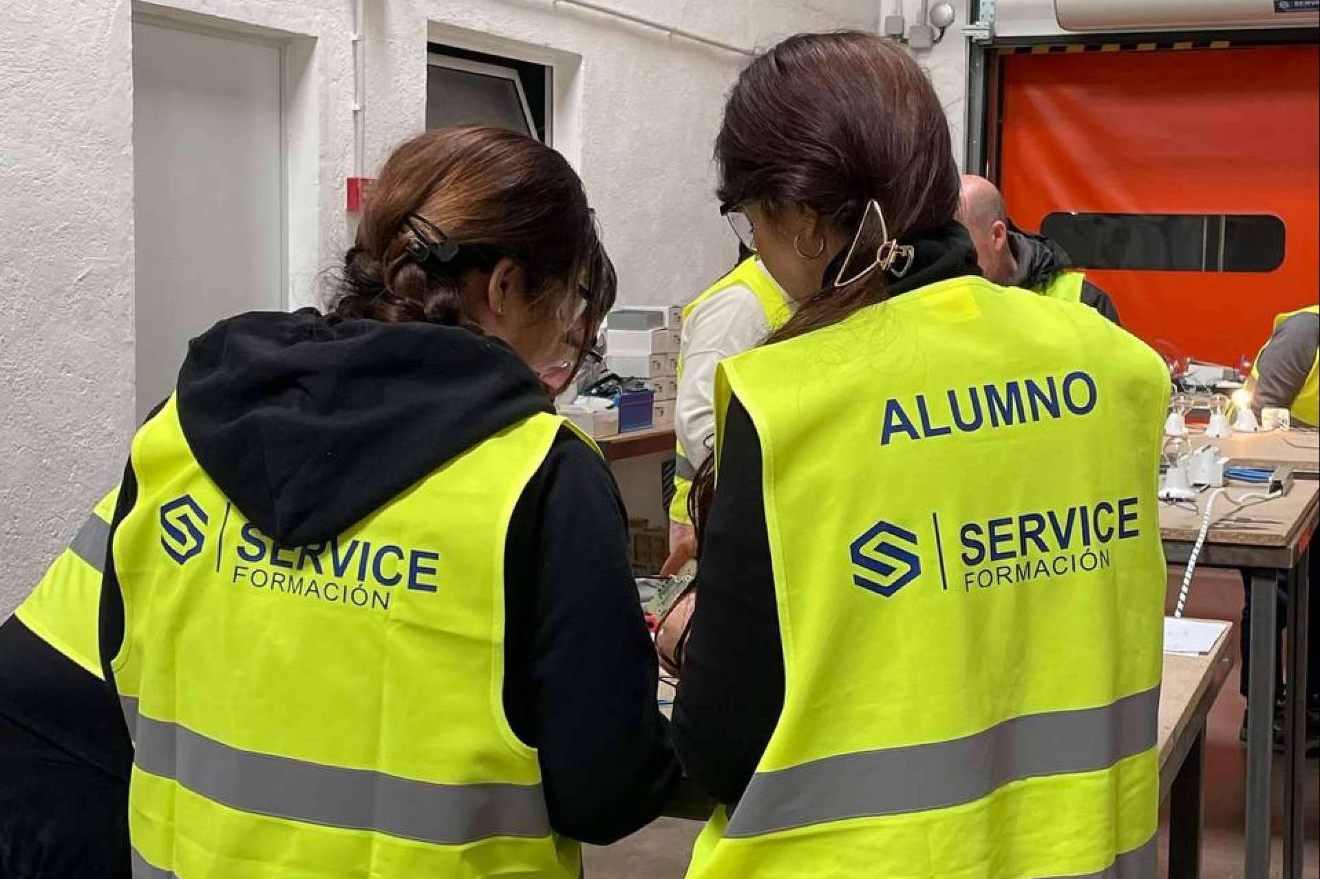 La formación en Técnico Auxiliar de Puertas Automáticas de Servicedoor Formación