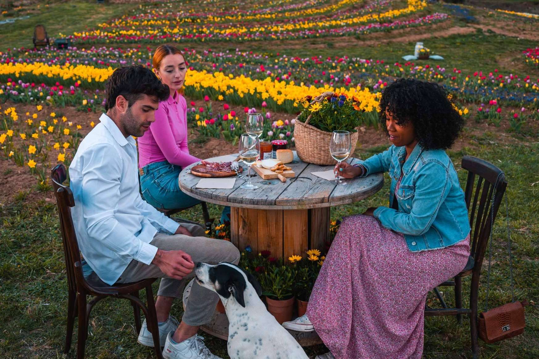 Niudàlia, el paraíso de las flores, ofrece sesiones de fotos en pareja y familia