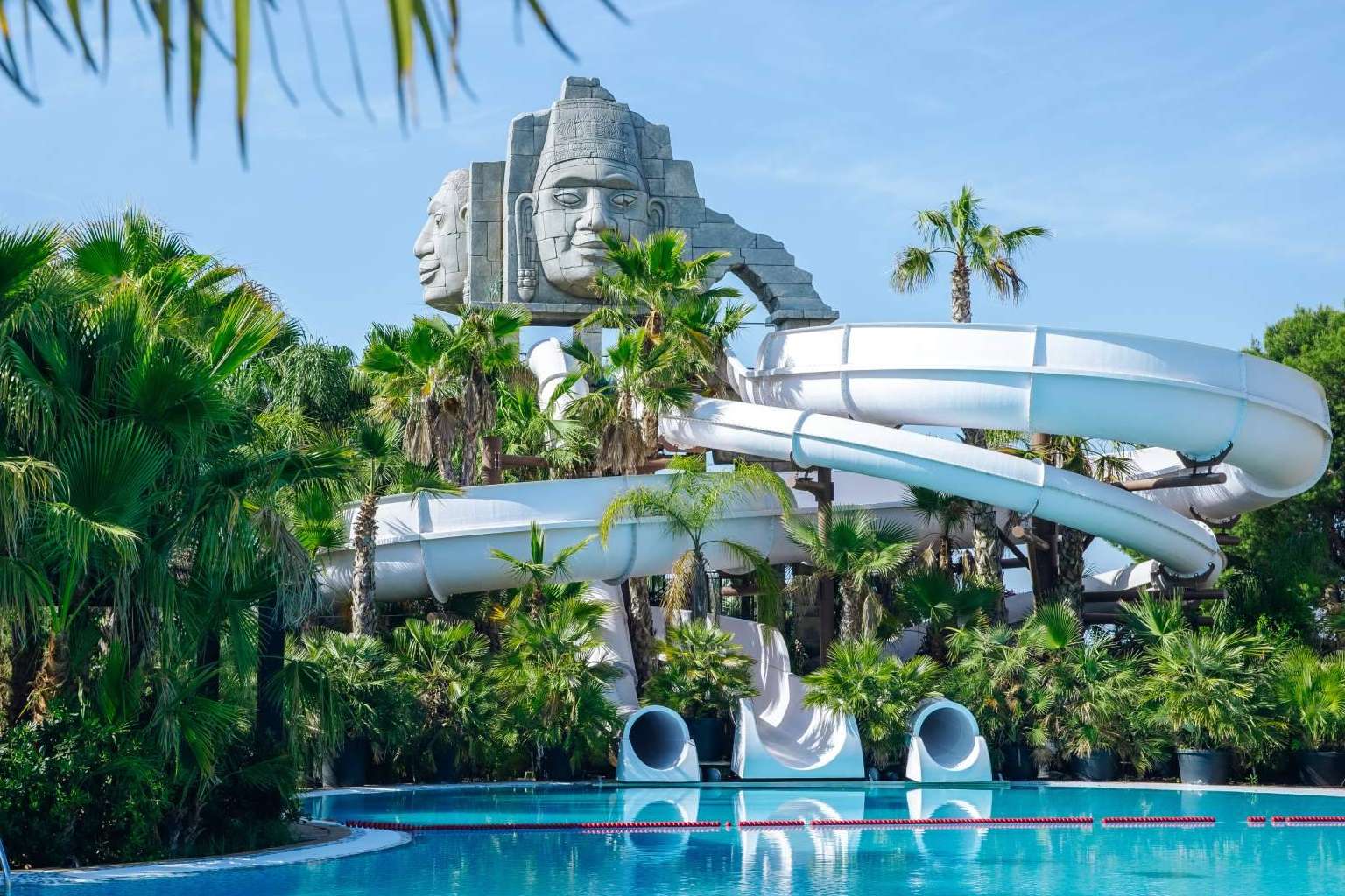 ¿Dónde ir de vacaciones en mayo y junio? Alannia Resorts