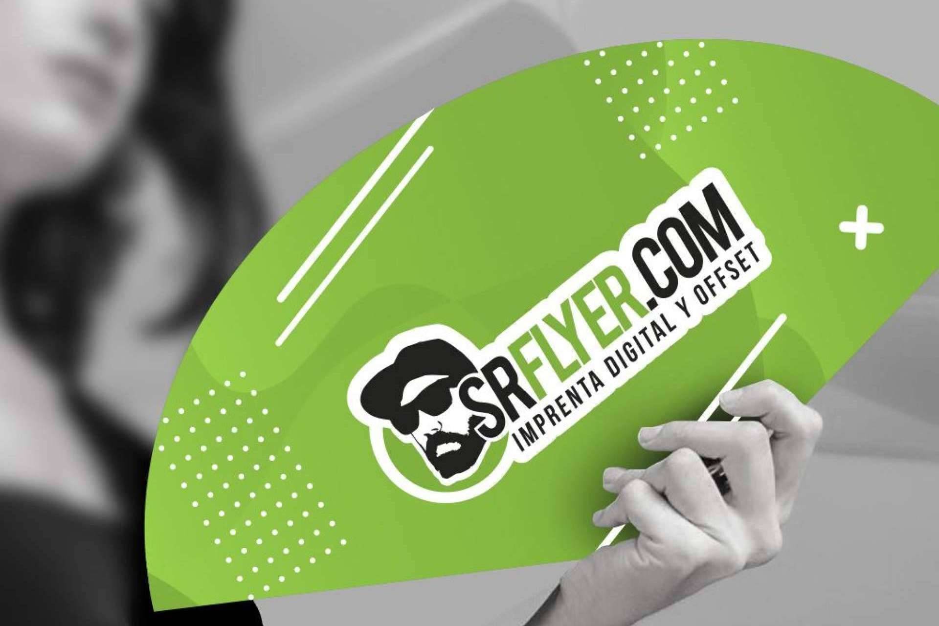 Abanicos de cartón personalizados disponibles en SrFlyer.com