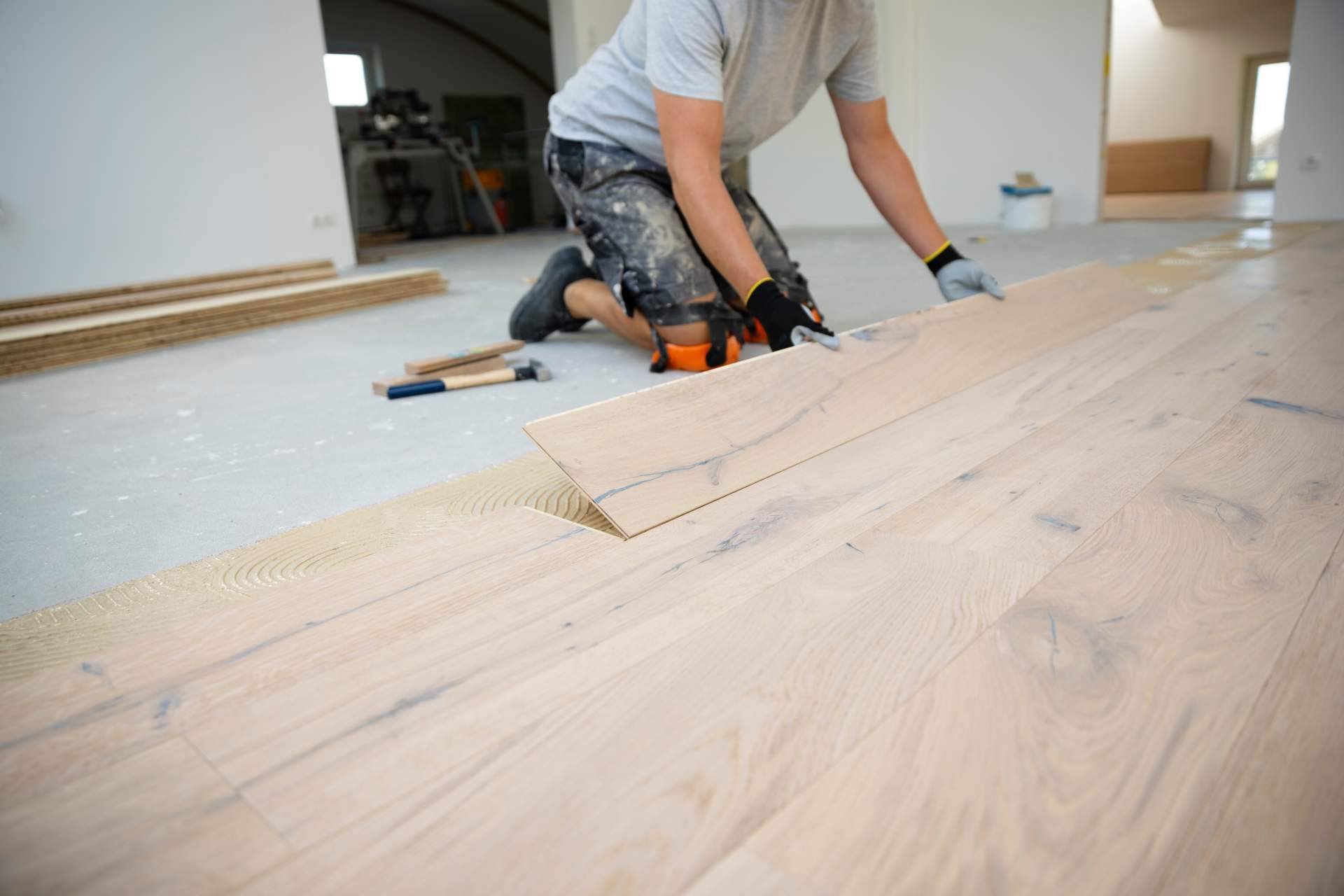 Encontrar especialistas en instalación de parquet y puertas de interior, en ApliService