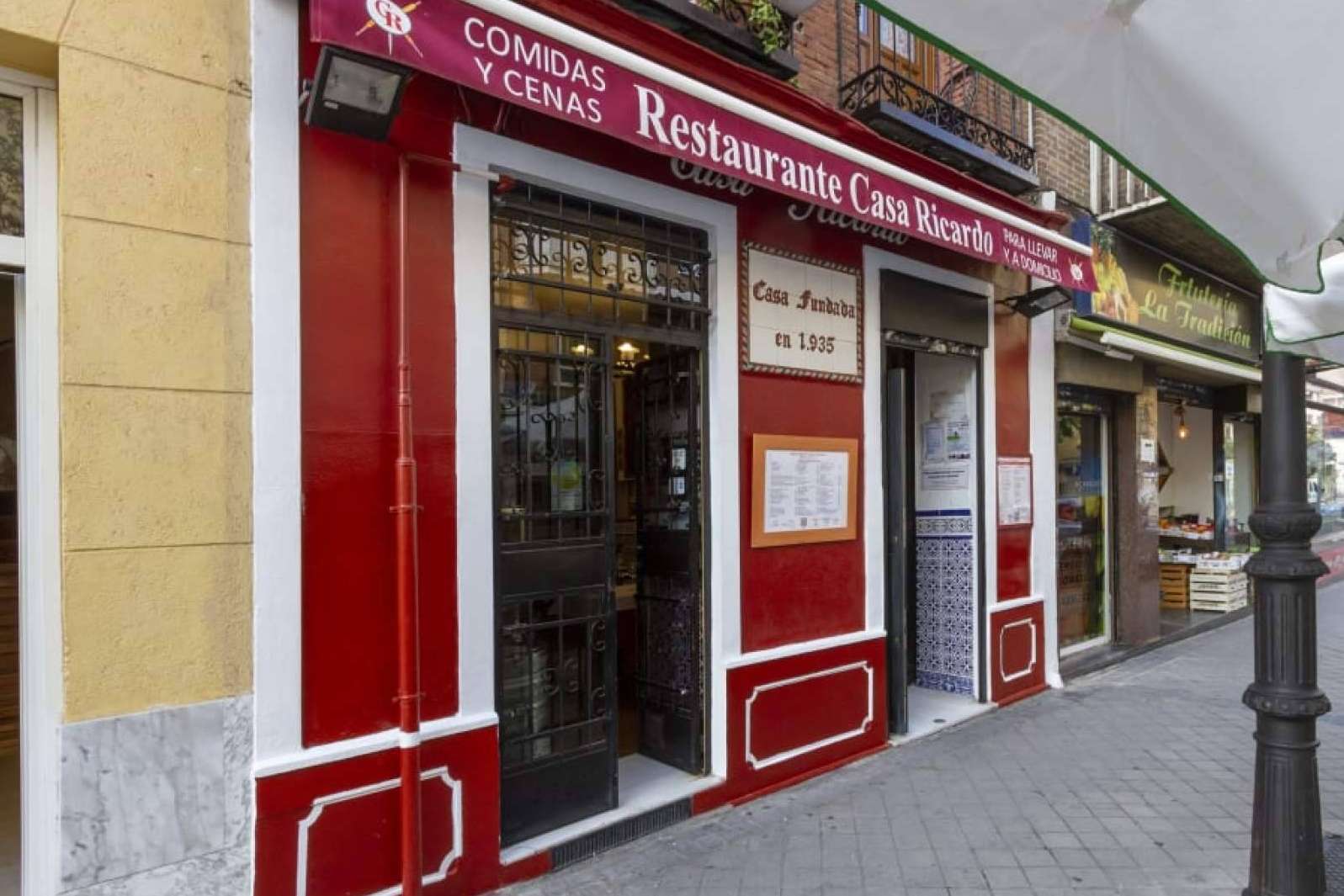 El restaurante madrileño Casa Ricardo destaca por ofrecer uno de los mejores rabos de toro de la ciudad