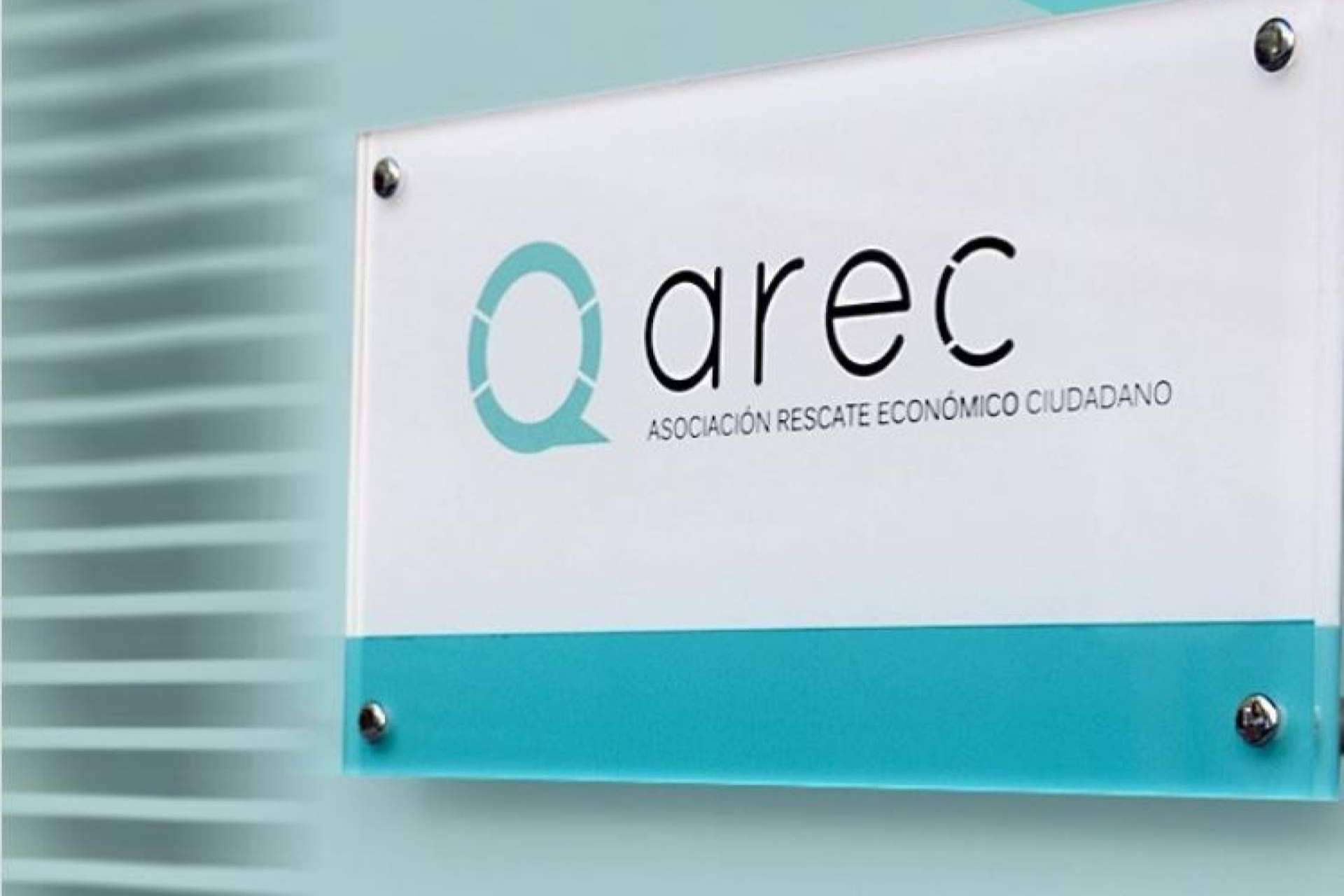 Una familia con hijos menores se salva de perder su casa gracias a AREC