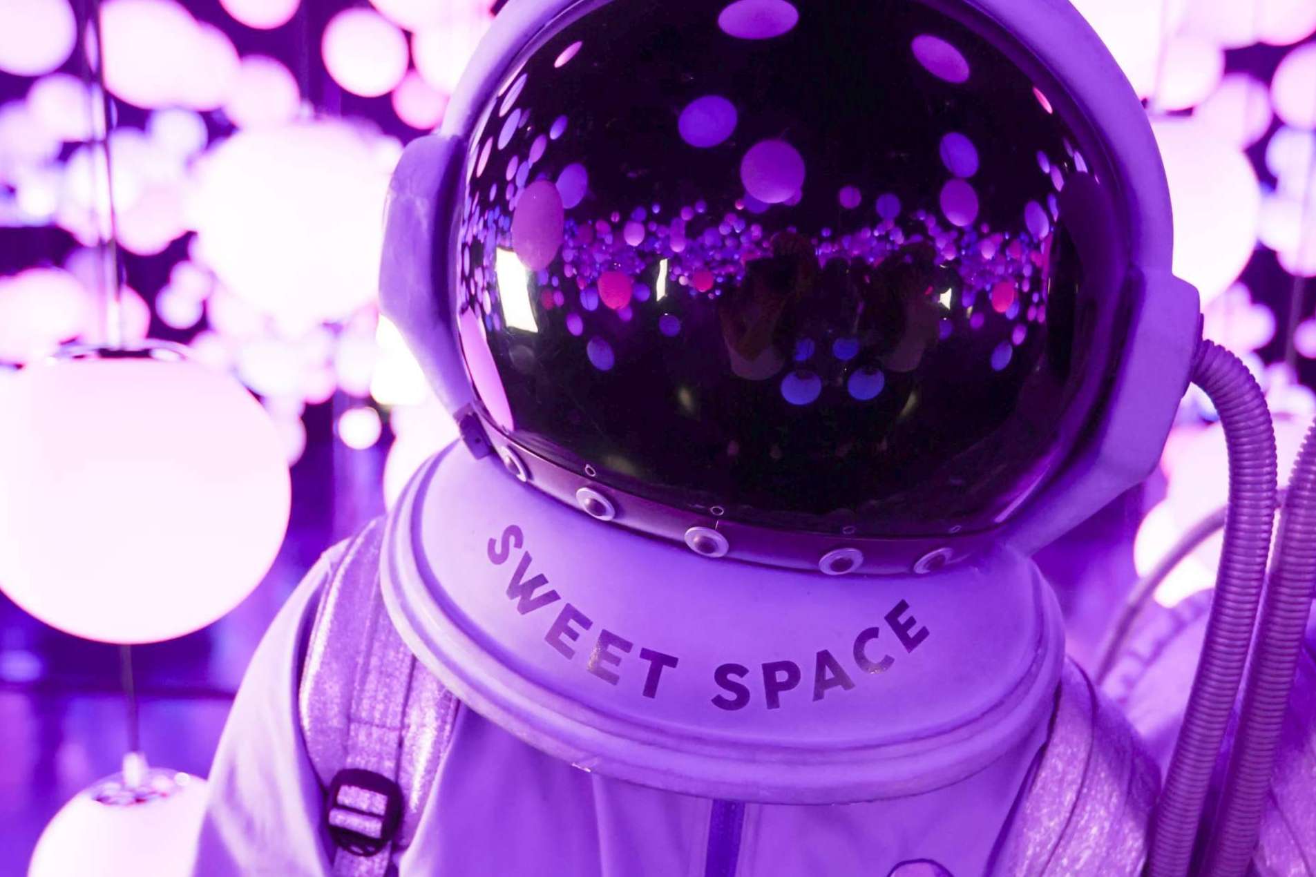 Planes para verano que combinan arte, cultura y tecnología, en Sweet Space Museum