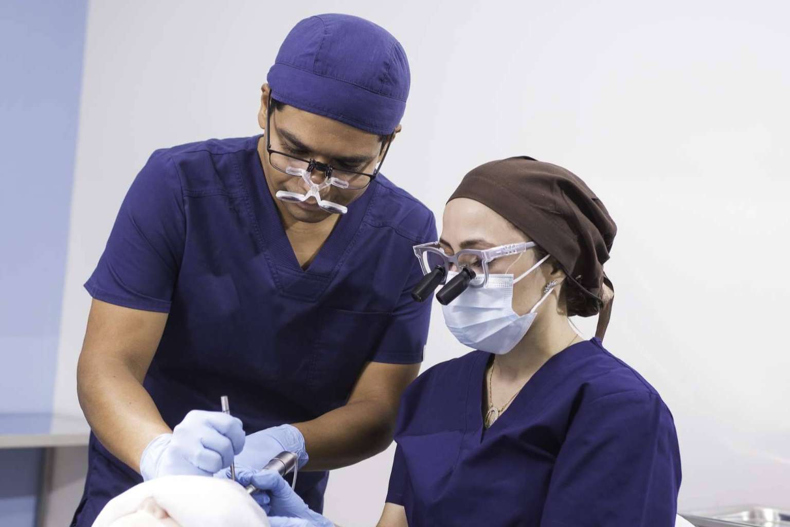 Microcapilar Hair Clinic, una clínica especializada en proporcionar tratamientos capilares anticaída en Madrid