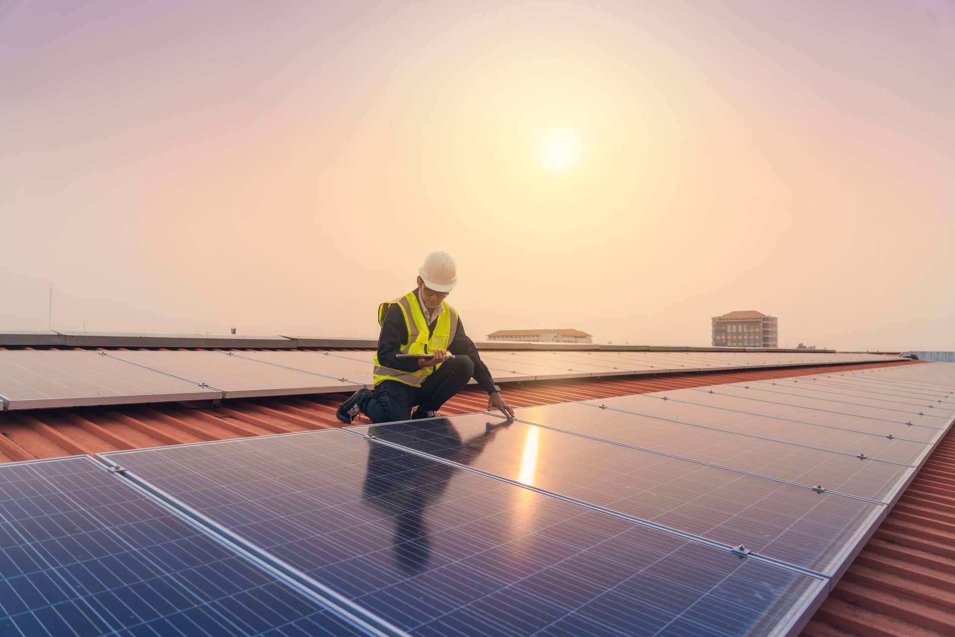 ¿Dónde encontrar una empresa experta en mantenimiento de placas solares? Acierta Eficiencia