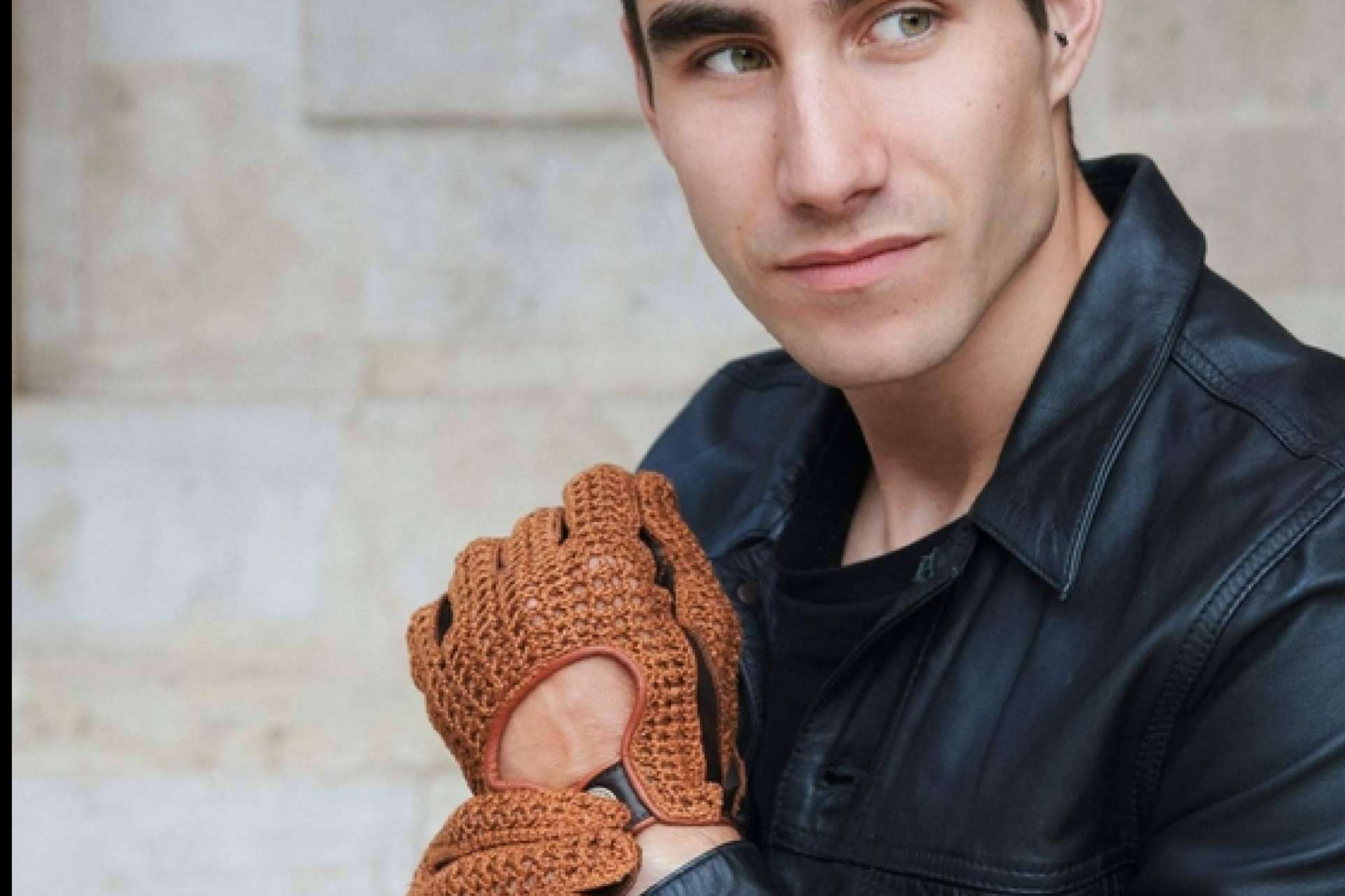 Santacana ofrece guantes de conducir para coche y moto, elaborados de forma artesanal con gran dedicación y calidad